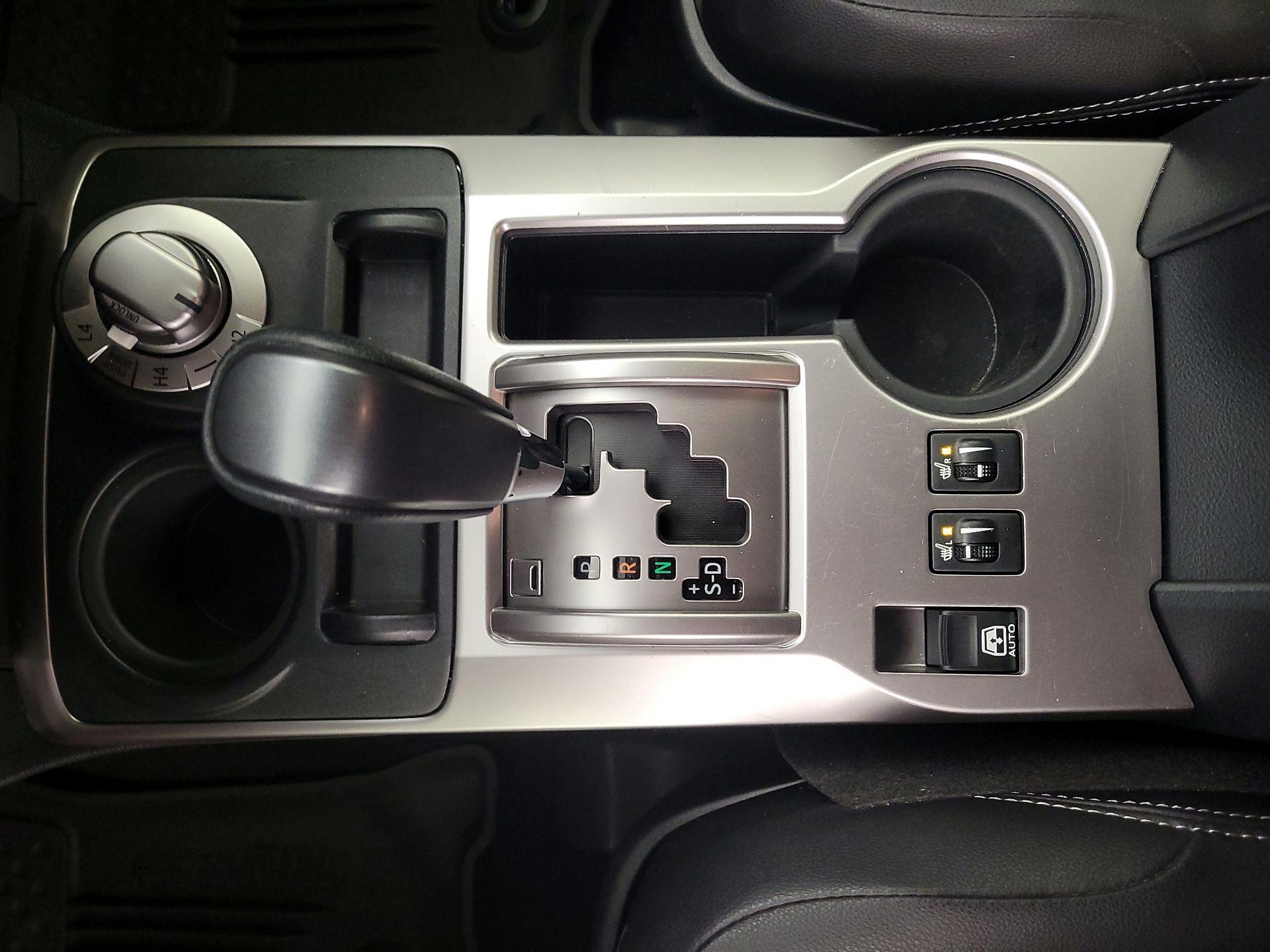 Thumbnail: 2018 Toyota 4Runner - 17