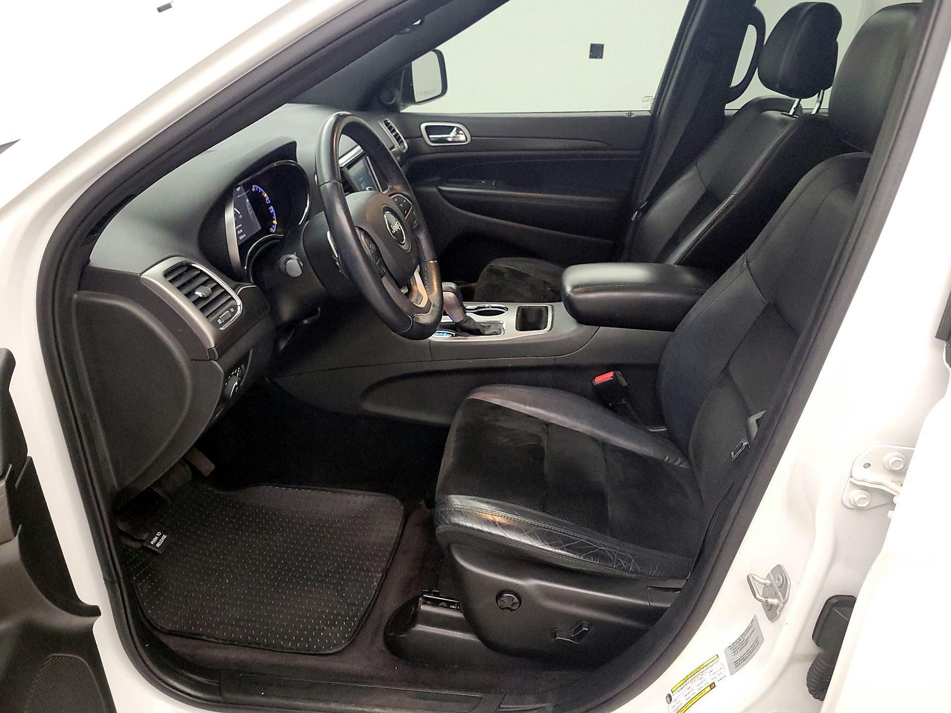 Thumbnail: 2017 Jeep Grand Cherokee - 11