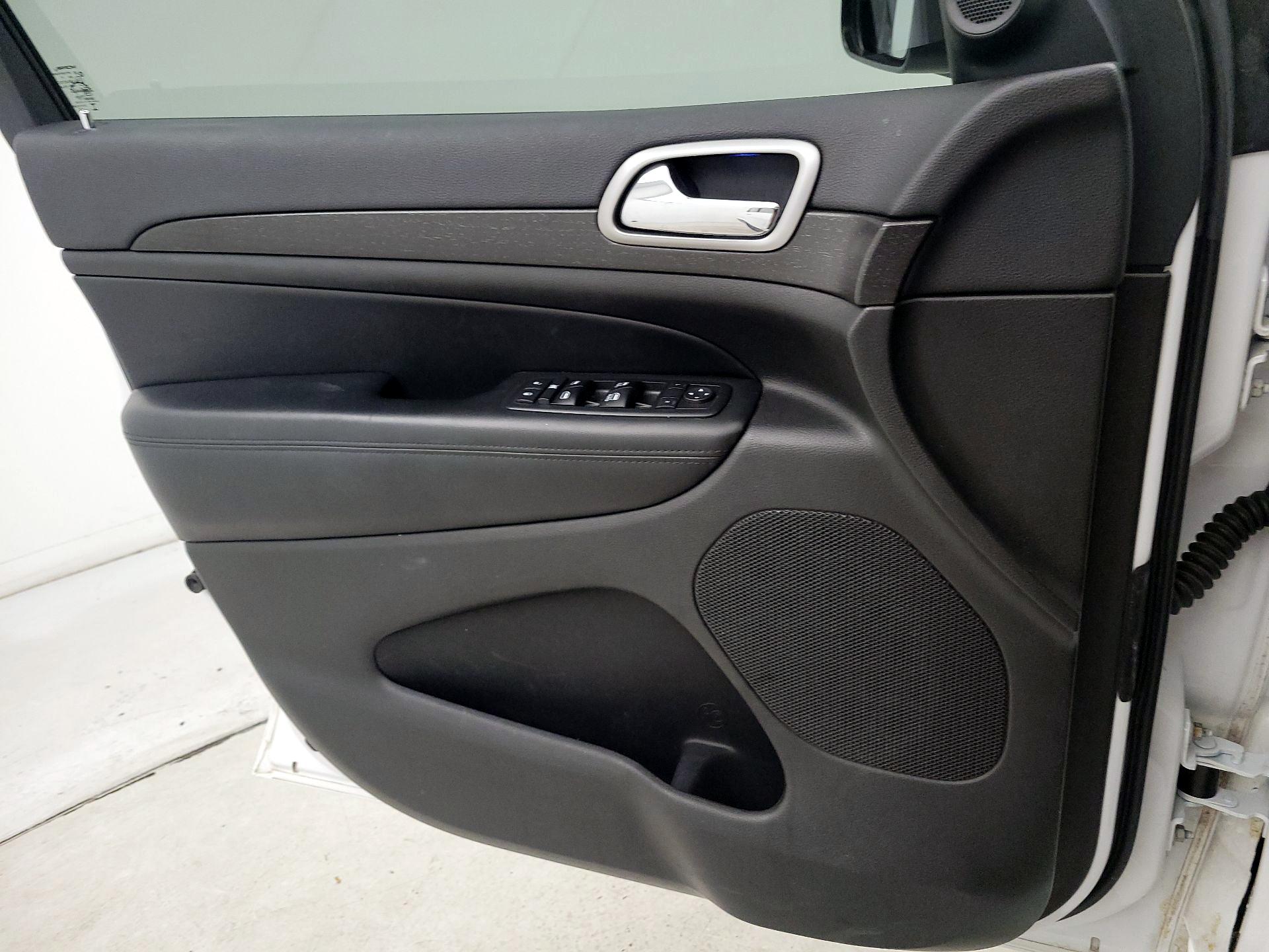 Thumbnail: 2017 Jeep Grand Cherokee - 12