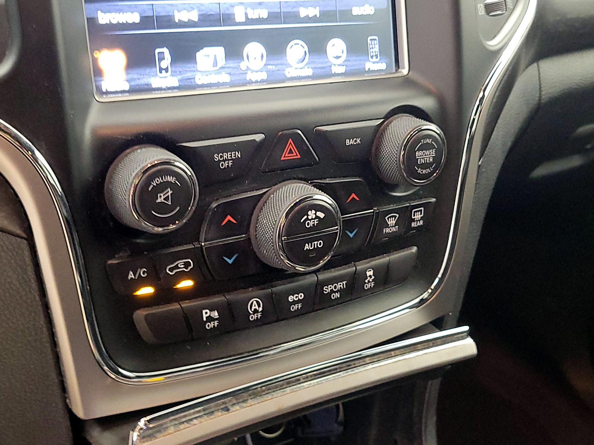 Thumbnail: 2017 Jeep Grand Cherokee - 16