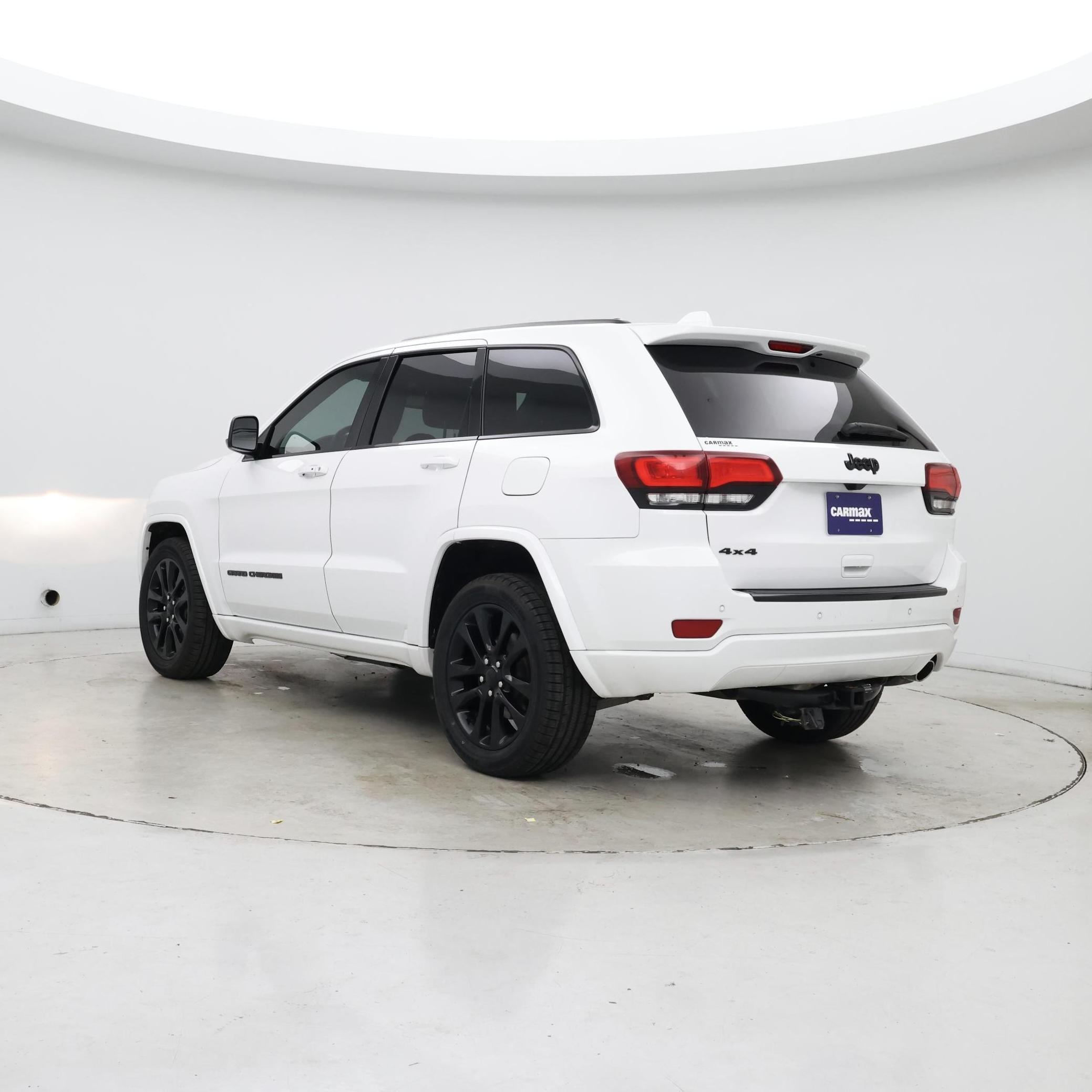 Thumbnail: 2017 Jeep Grand Cherokee - 2