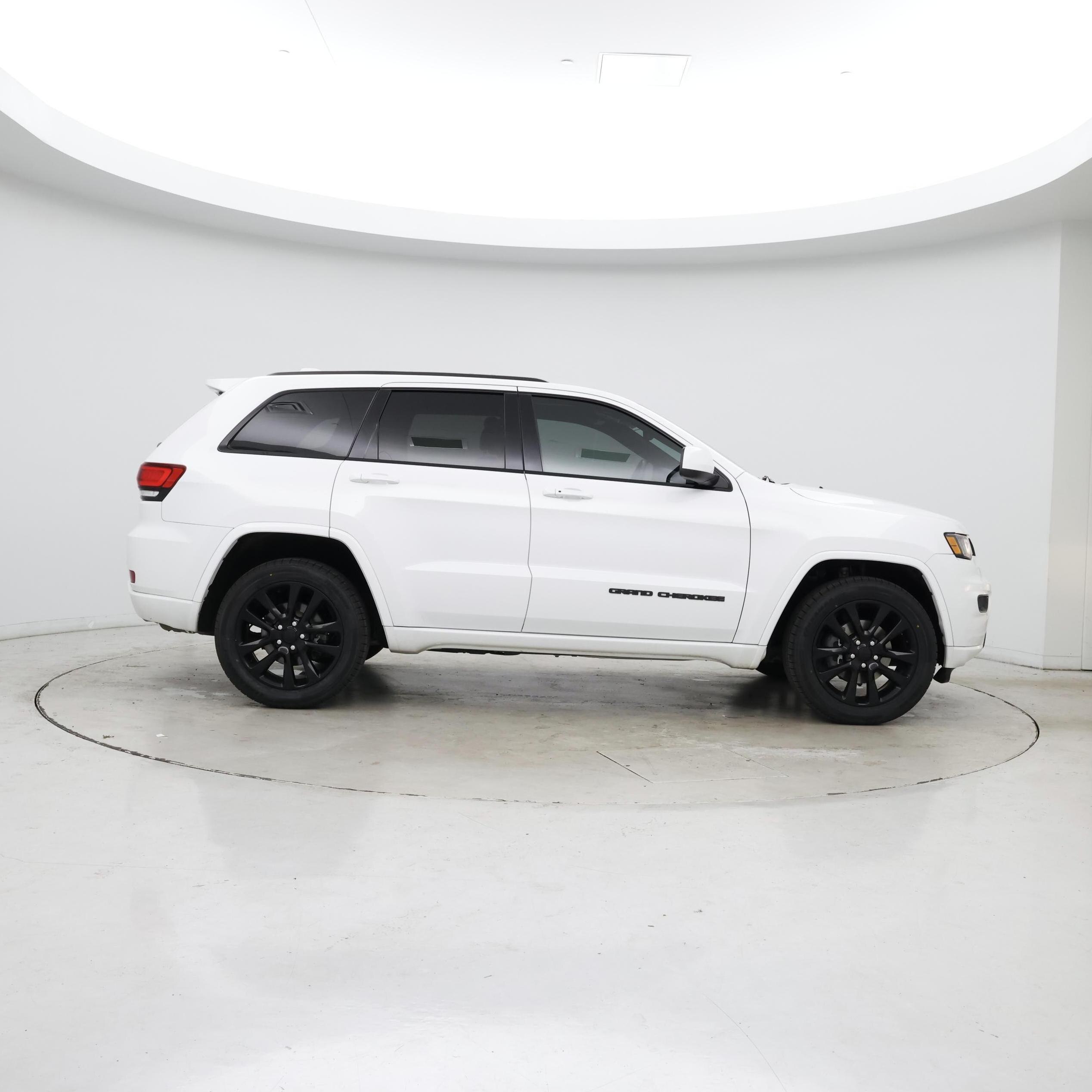 Thumbnail: 2017 Jeep Grand Cherokee - 7