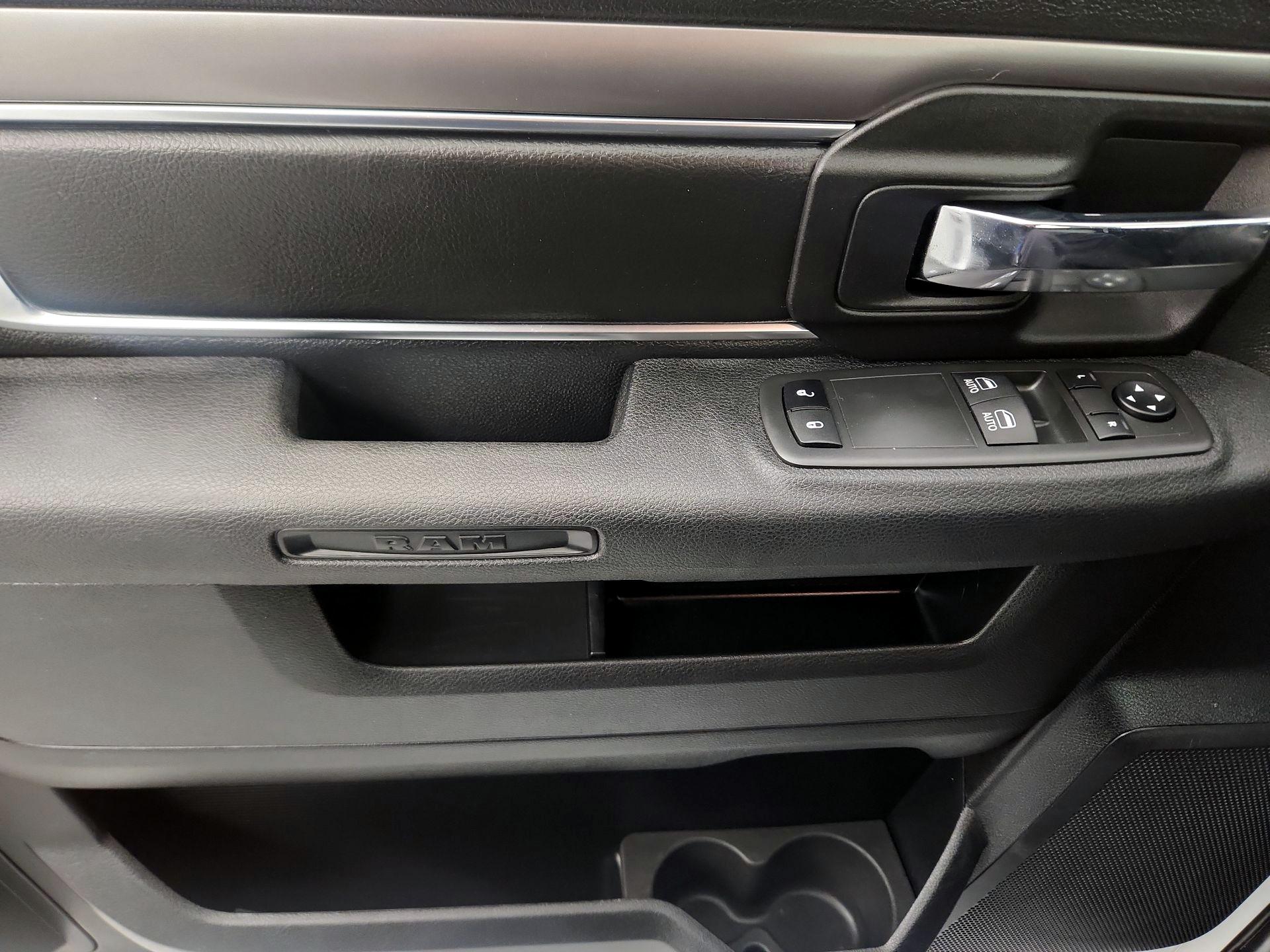 Thumbnail: 2022 RAM 1500 Classic - 10
