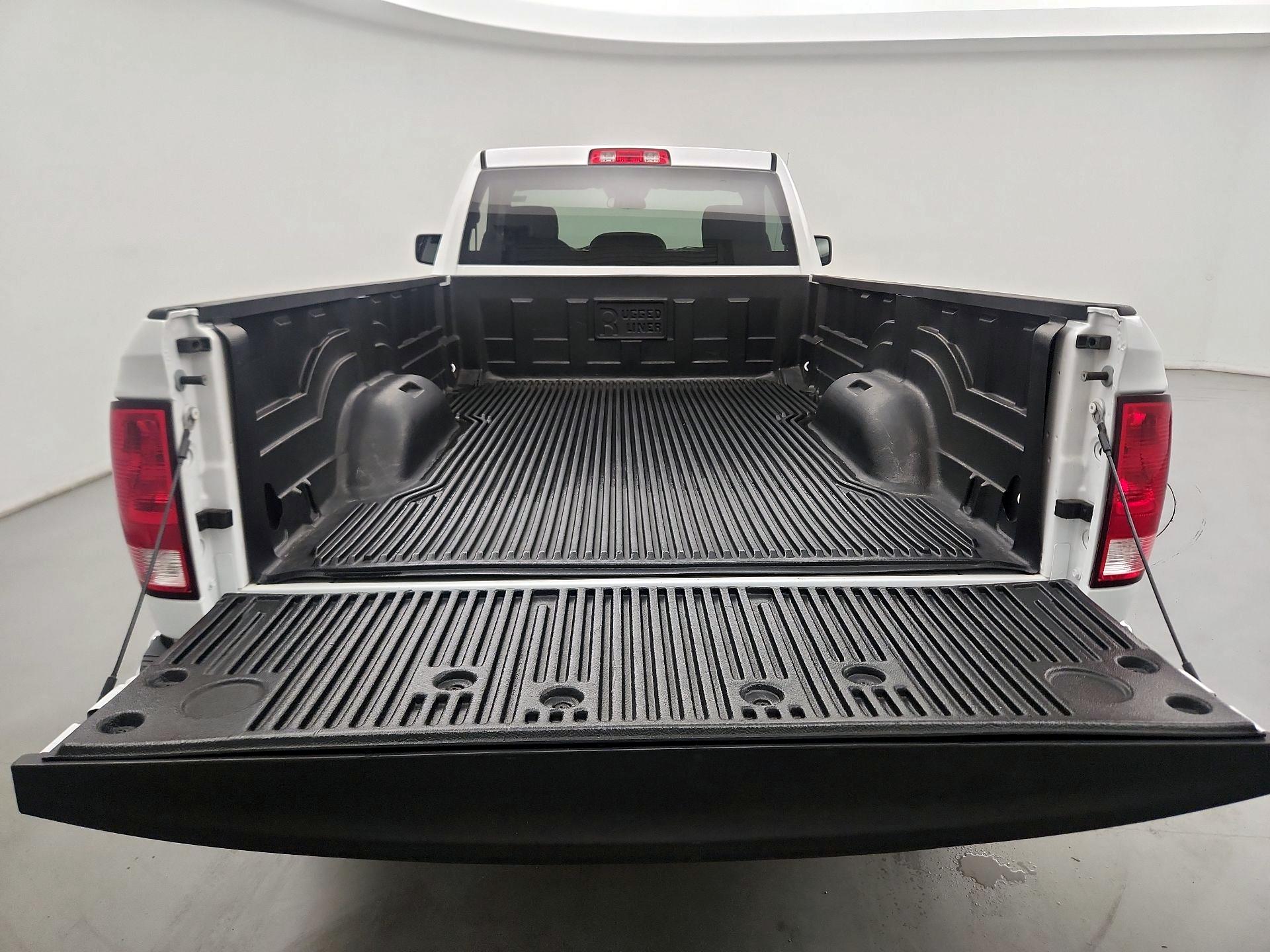 Thumbnail: 2022 RAM 1500 Classic - 17