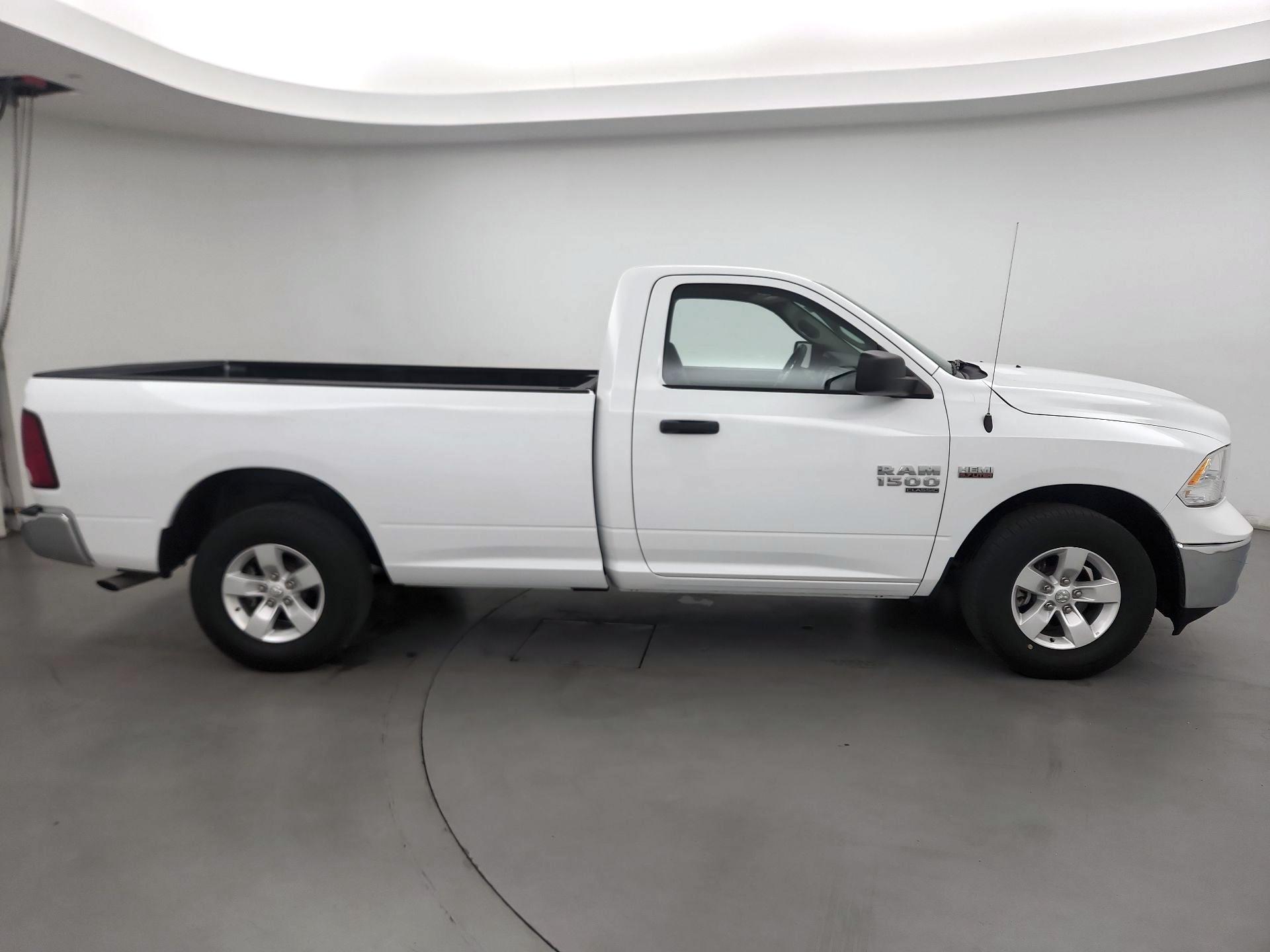 Thumbnail: 2022 RAM 1500 Classic - 4