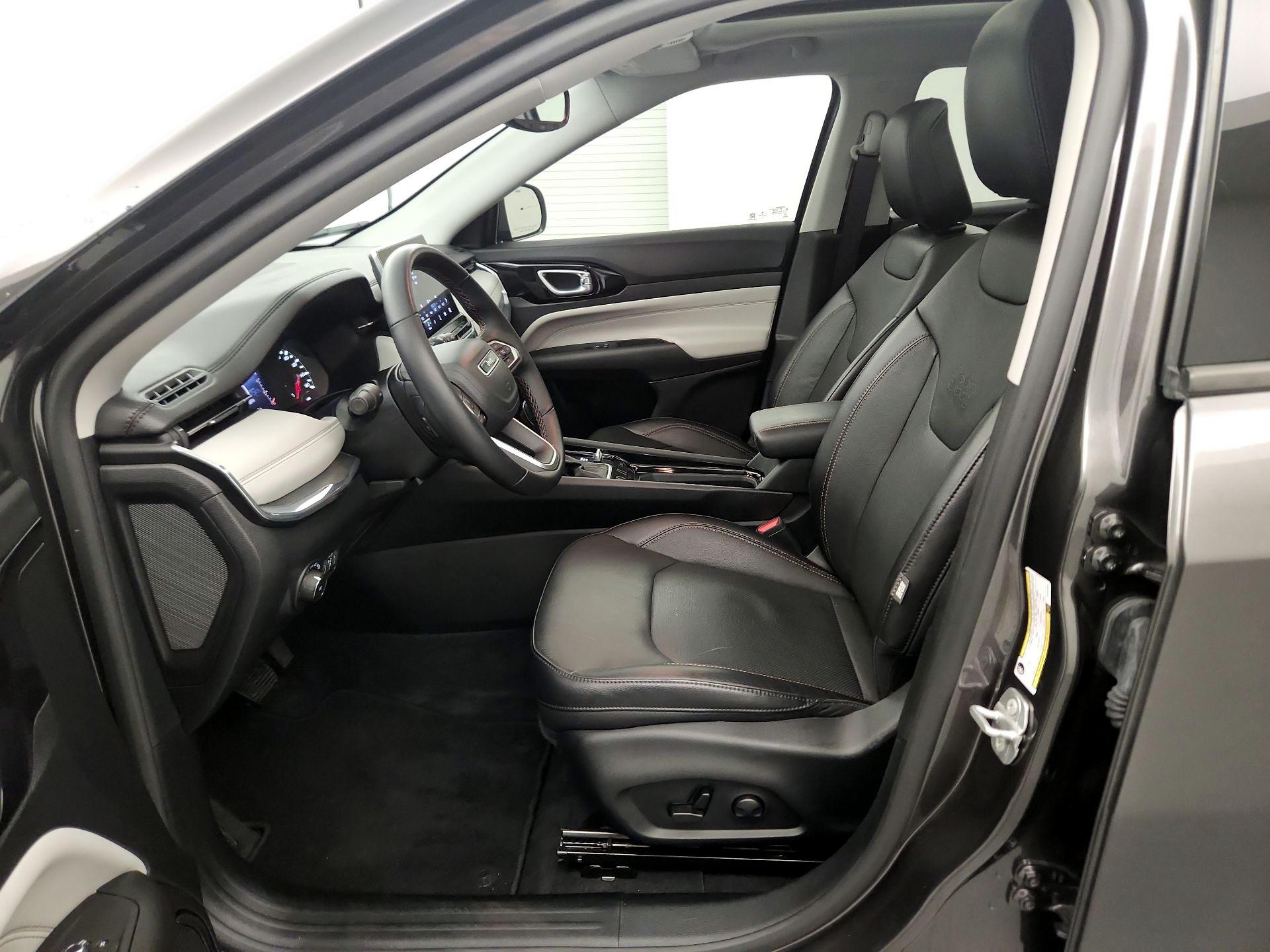 Thumbnail: 2022 Jeep Compass - 9