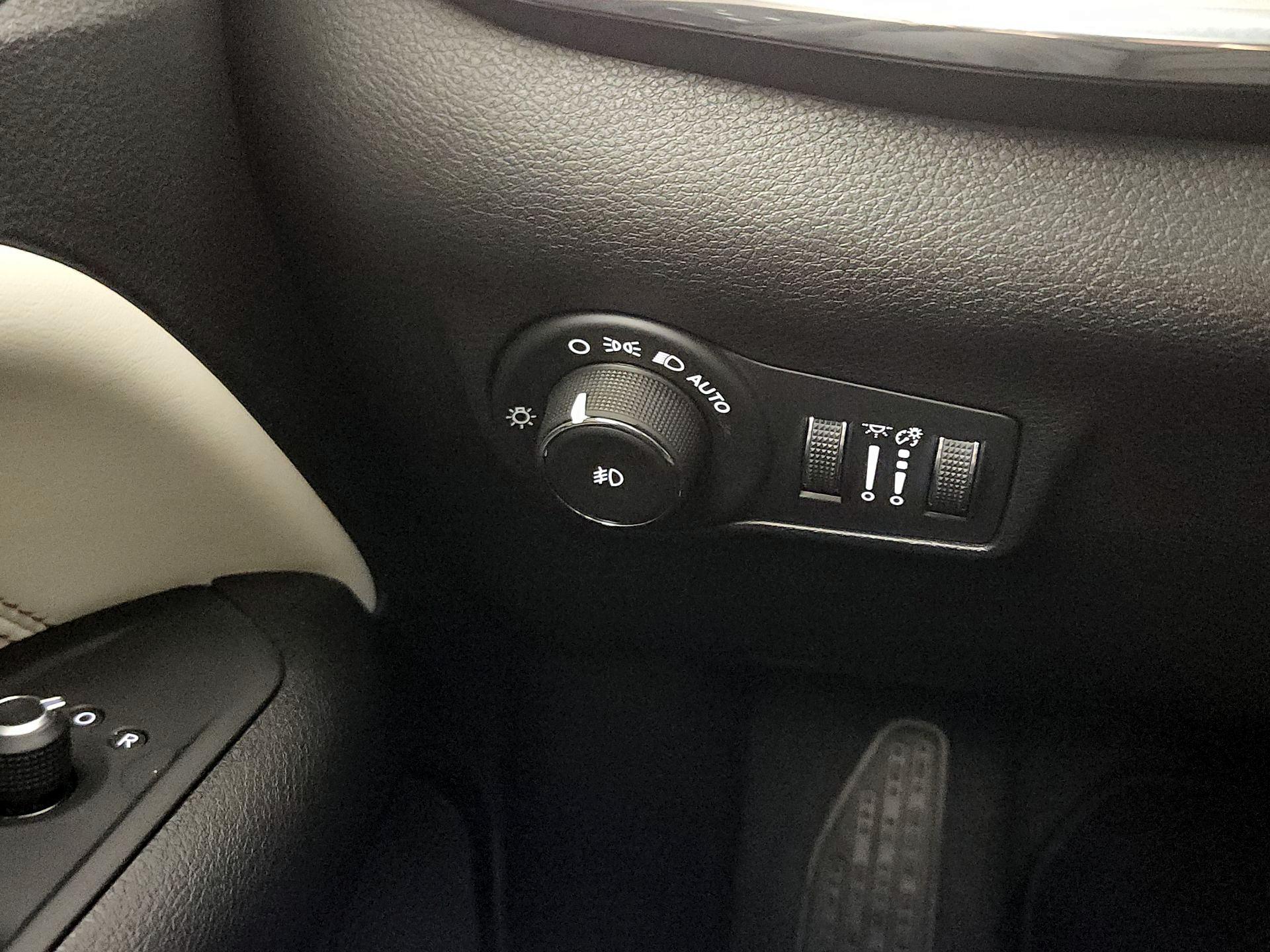 Thumbnail: 2022 Jeep Compass - 11