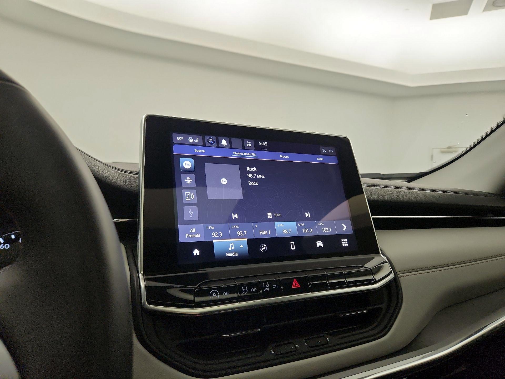 Thumbnail: 2022 Jeep Compass - 13