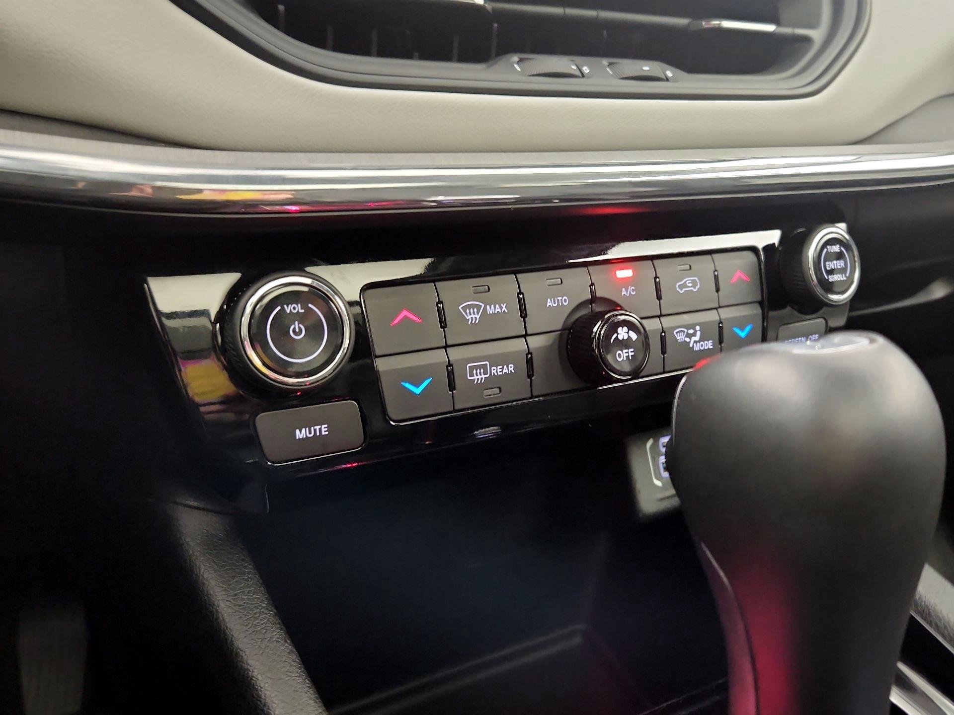 Thumbnail: 2022 Jeep Compass - 14