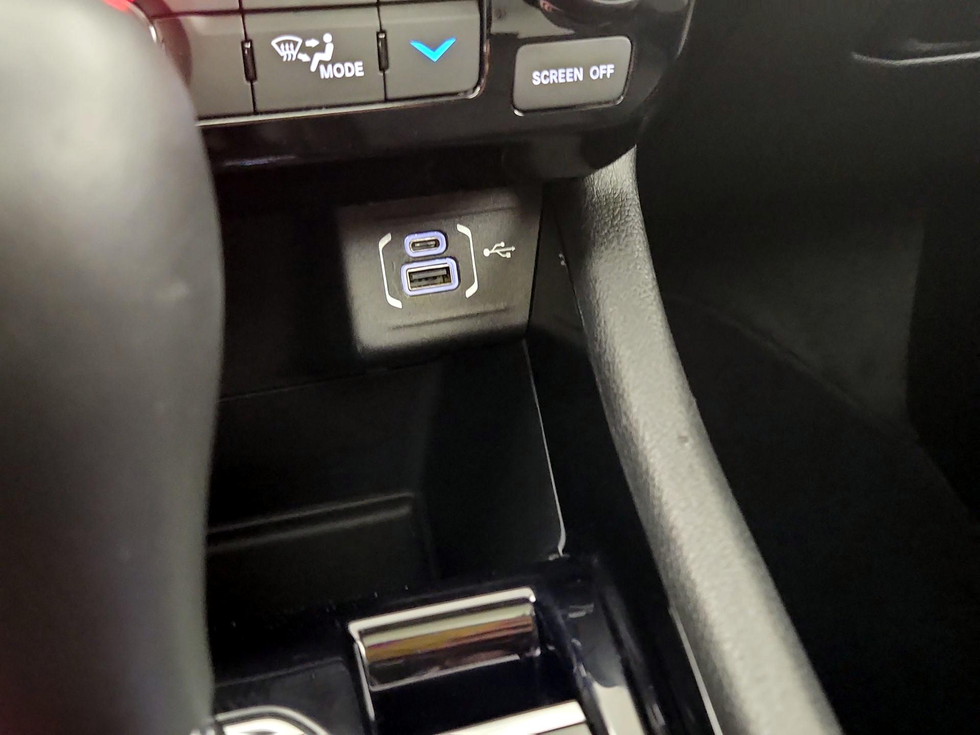 Thumbnail: 2022 Jeep Compass - 16