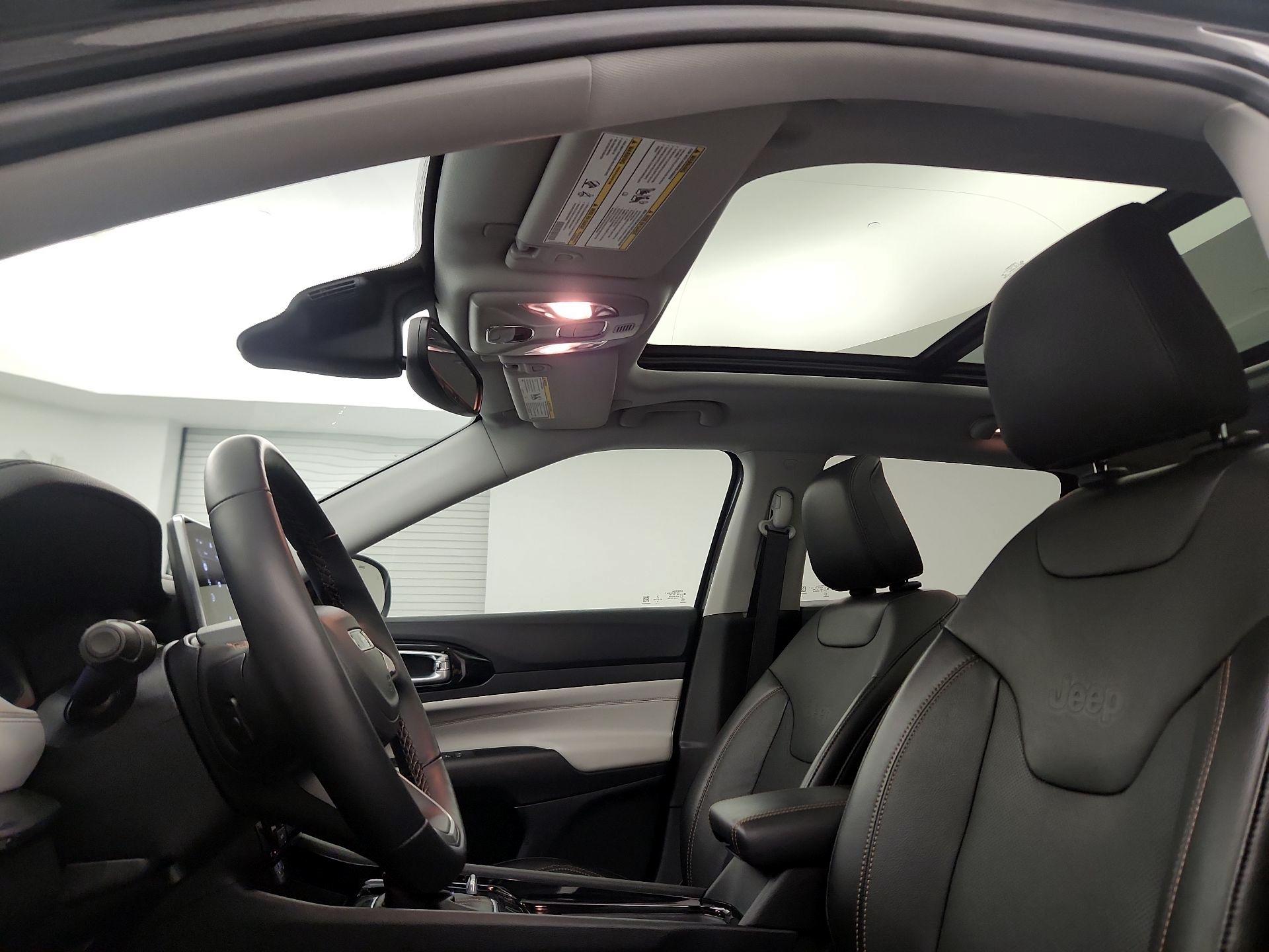 Thumbnail: 2022 Jeep Compass - 17