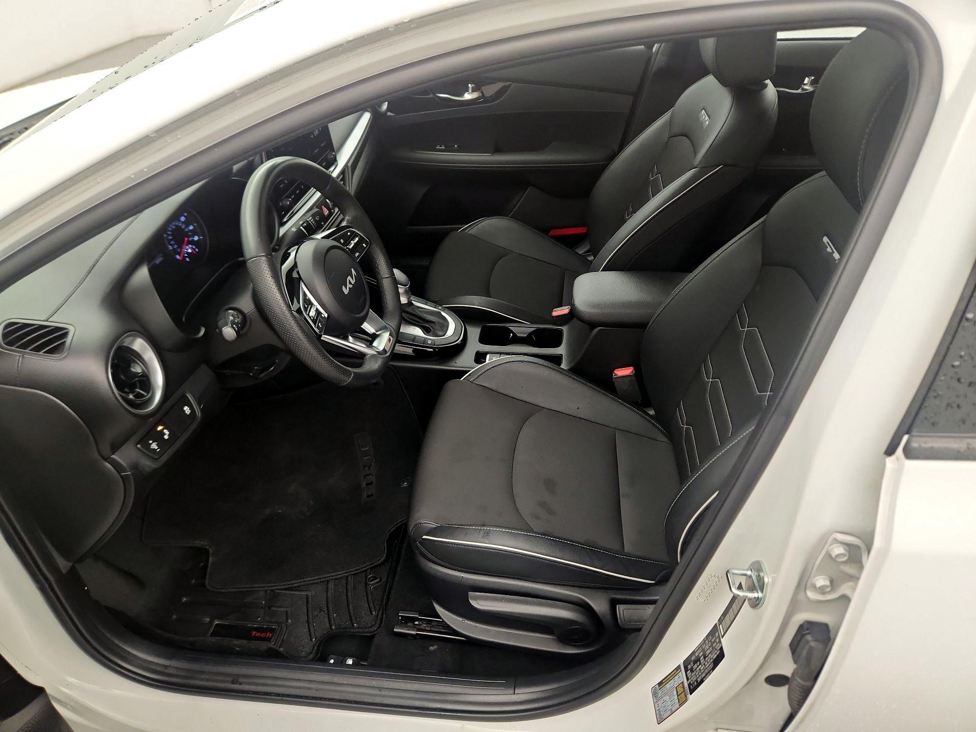 Thumbnail: 2023 Kia Forte - 9