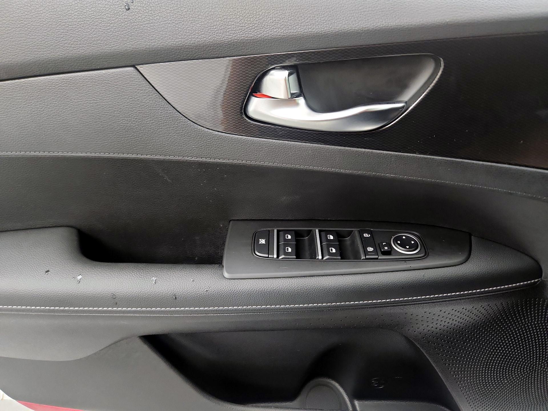 Thumbnail: 2023 Kia Forte - 10