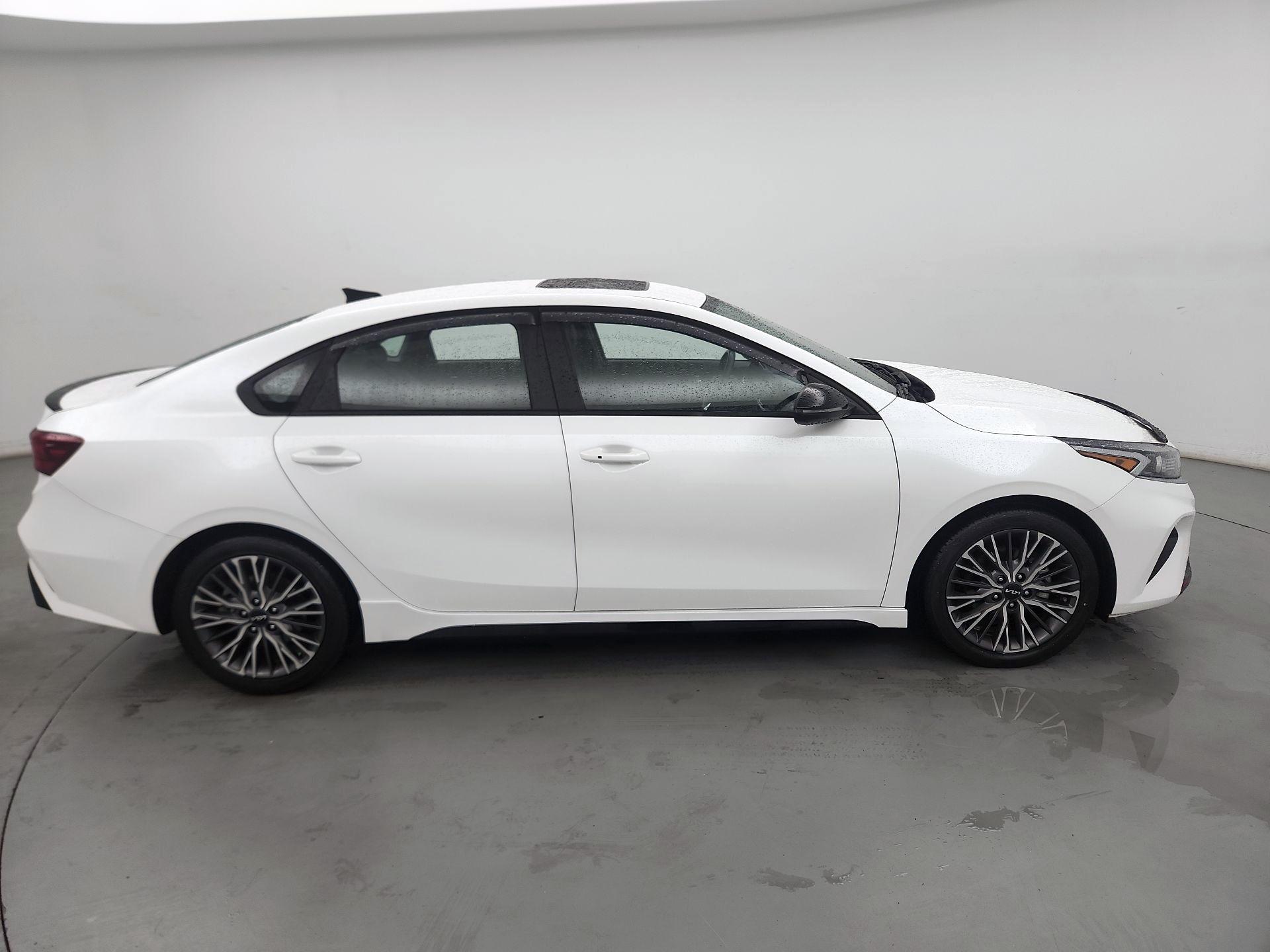 Thumbnail: 2023 Kia Forte - 4