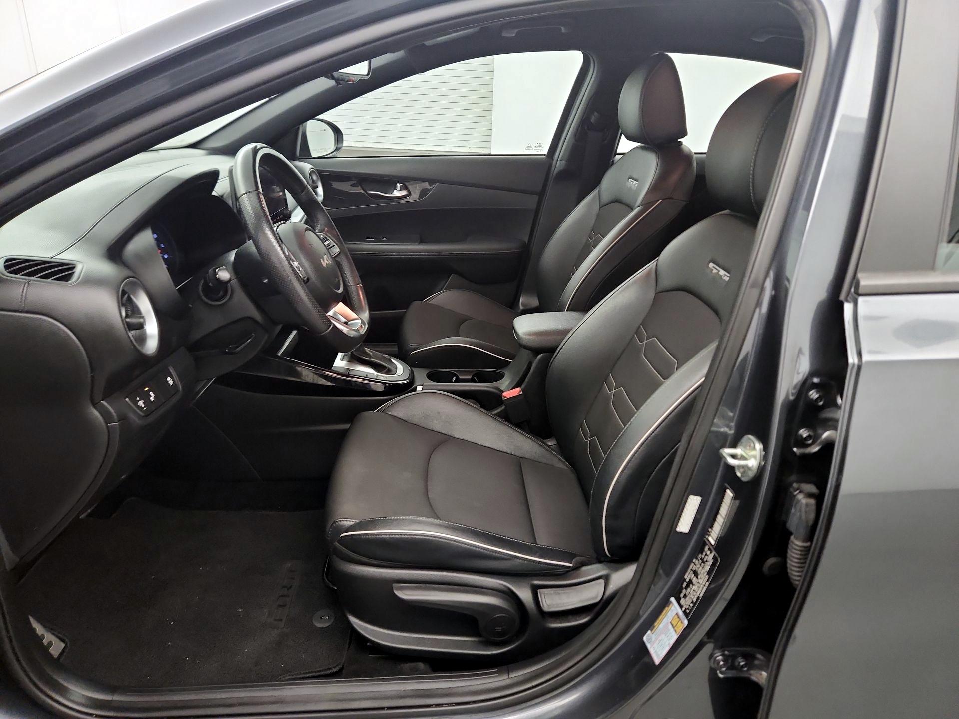 Thumbnail: 2023 Kia Forte - 9