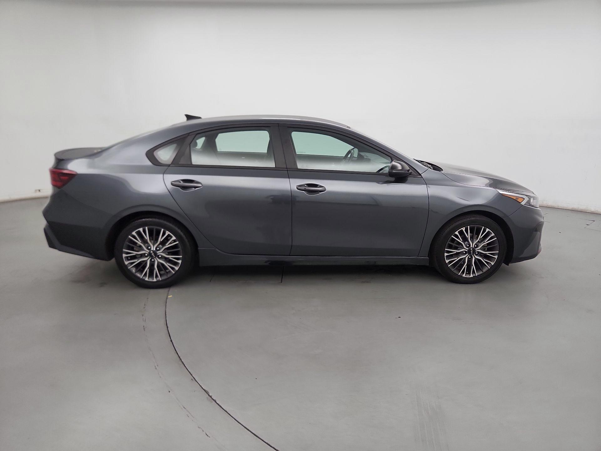 Thumbnail: 2023 Kia Forte - 4