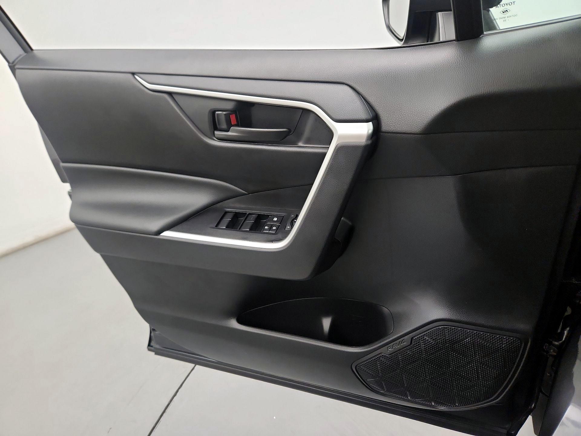 Thumbnail: 2025 Toyota RAV4 - 10