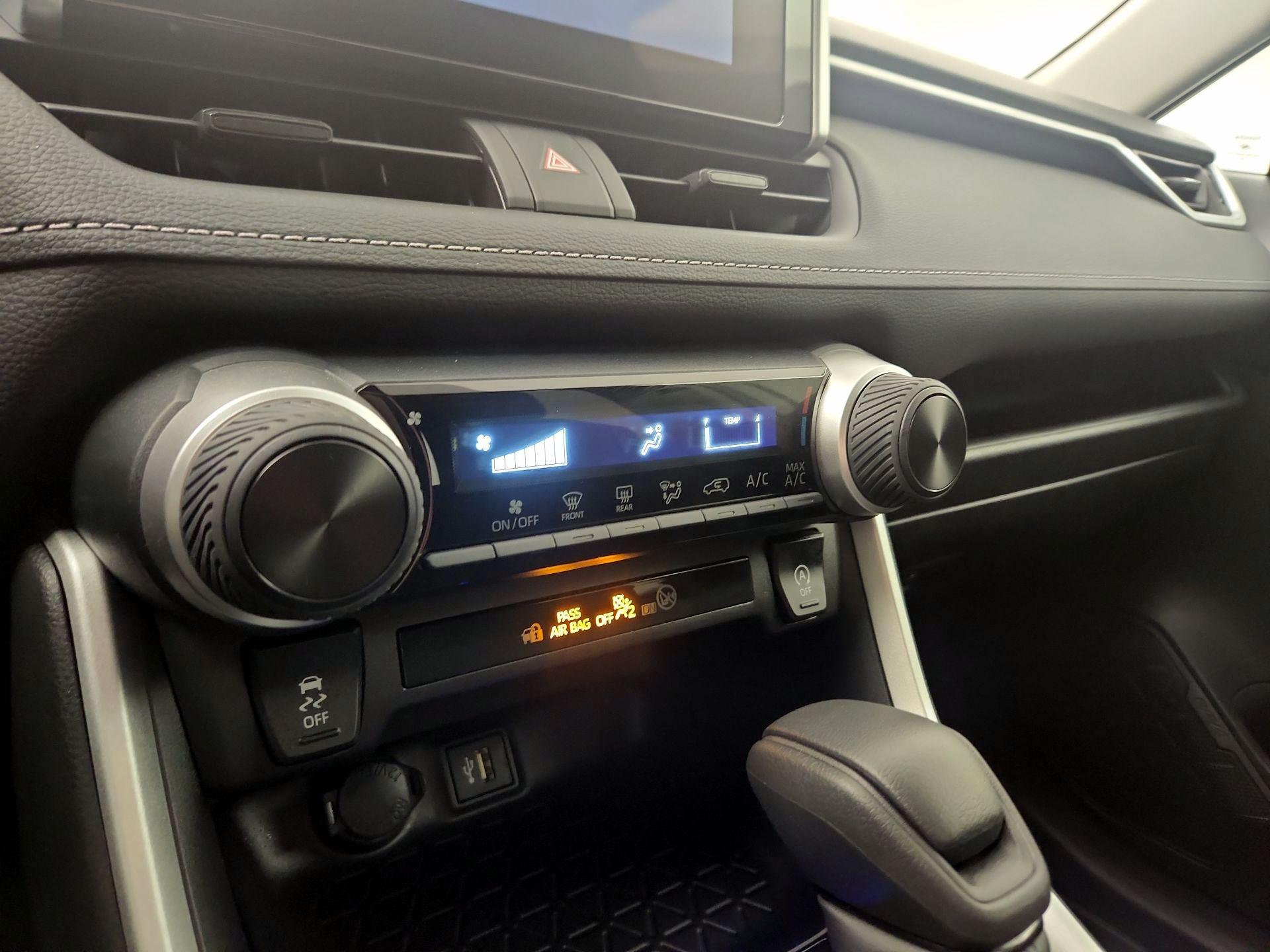 Thumbnail: 2025 Toyota RAV4 - 14