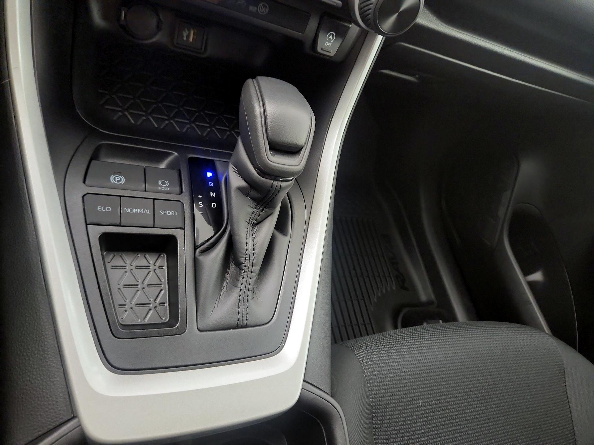 Thumbnail: 2025 Toyota RAV4 - 15