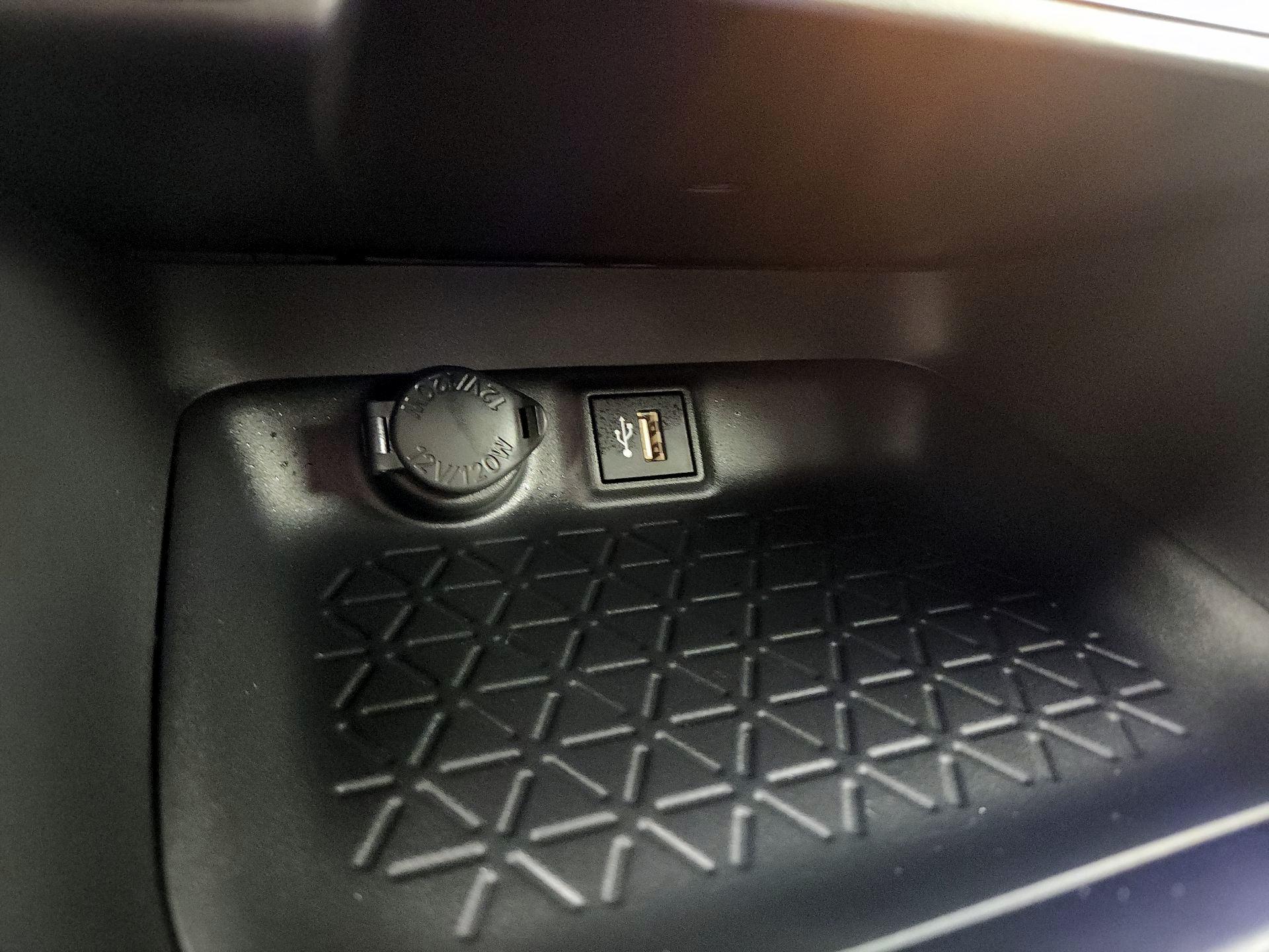 Thumbnail: 2025 Toyota RAV4 - 16