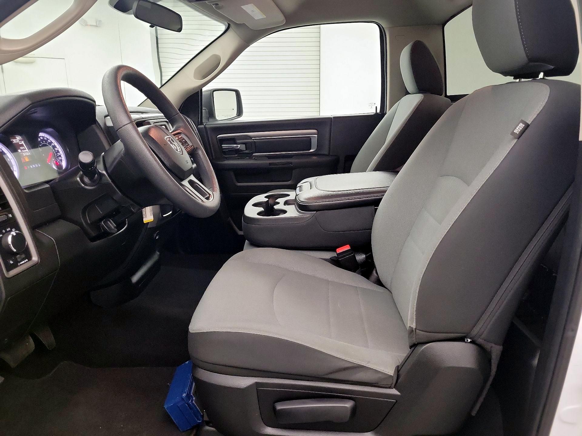 Thumbnail: 2022 RAM 1500 Classic - 9