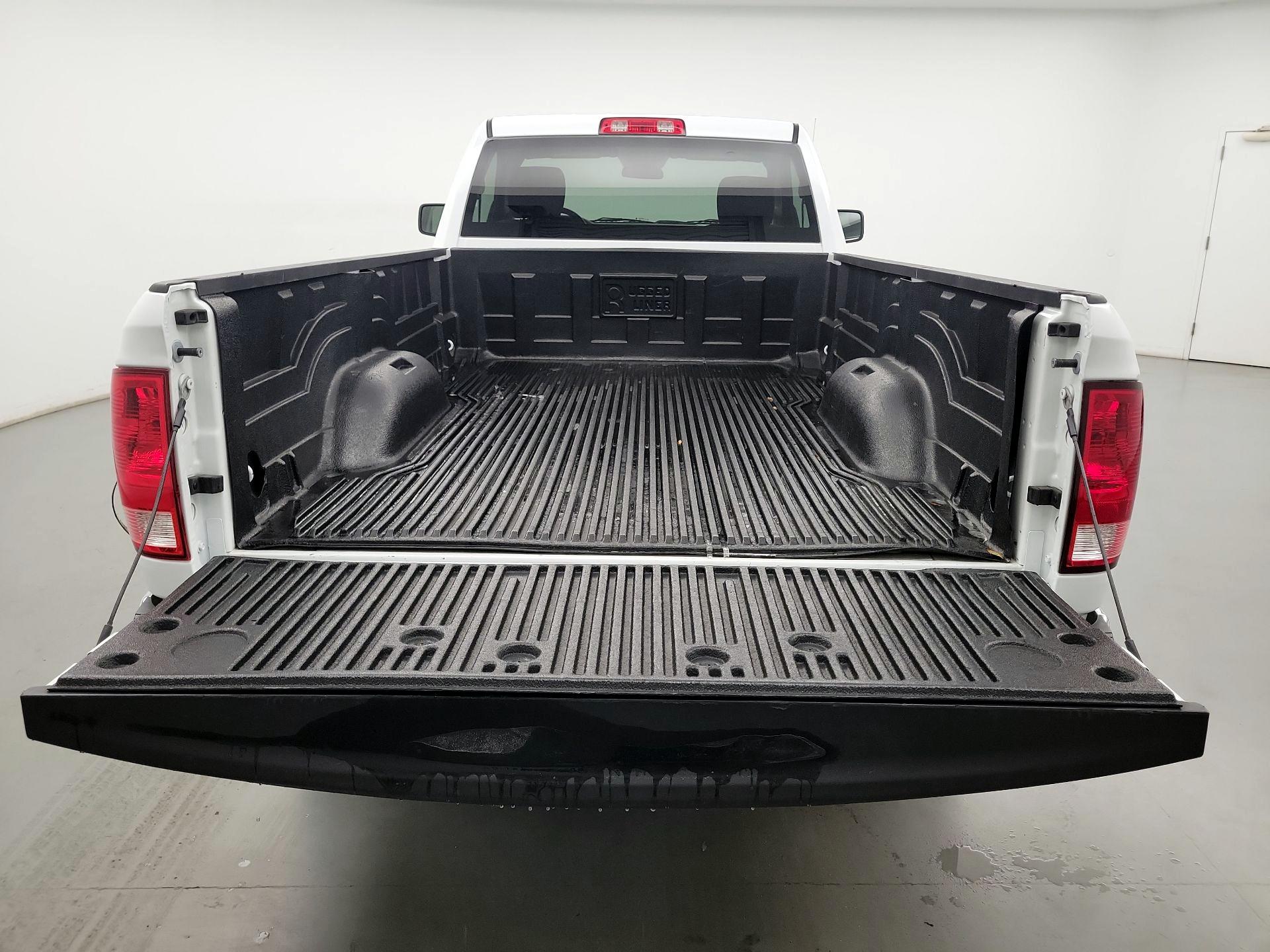 Thumbnail: 2022 RAM 1500 Classic - 17