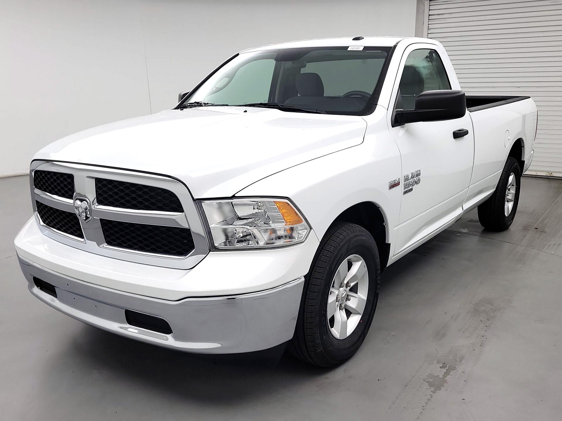 Thumbnail: 2022 RAM 1500 Classic - 3