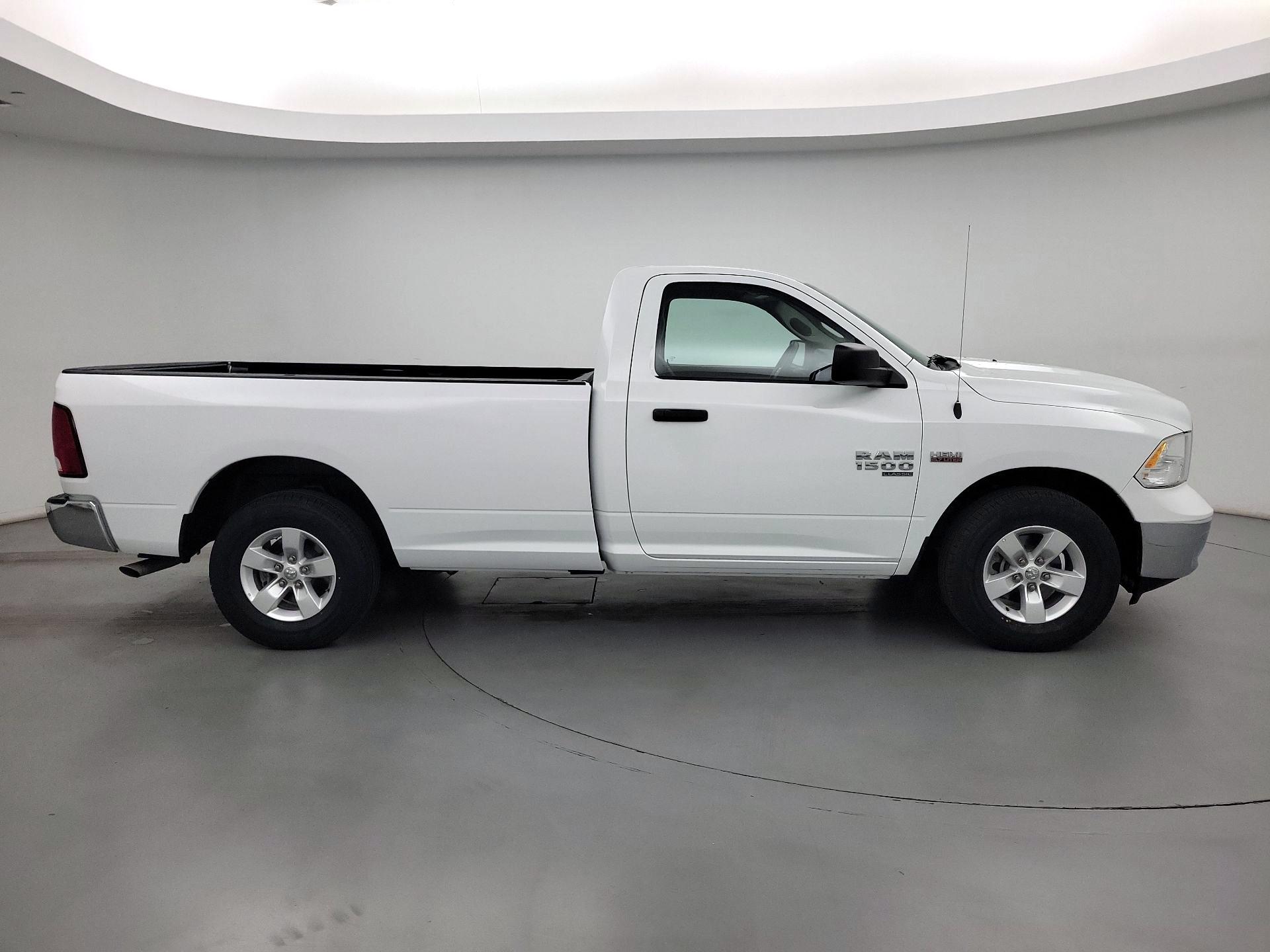 Thumbnail: 2022 RAM 1500 Classic - 4