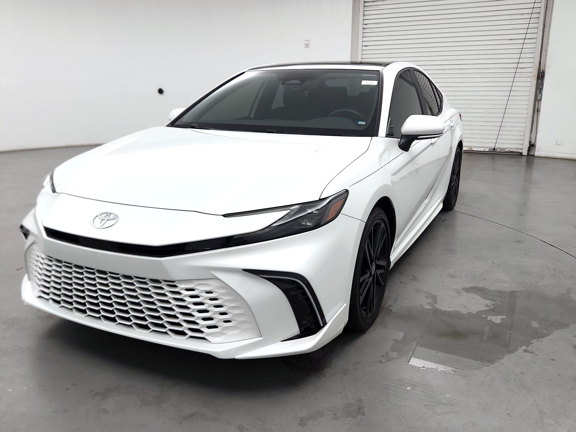Thumbnail: 2025 Toyota Camry - 3