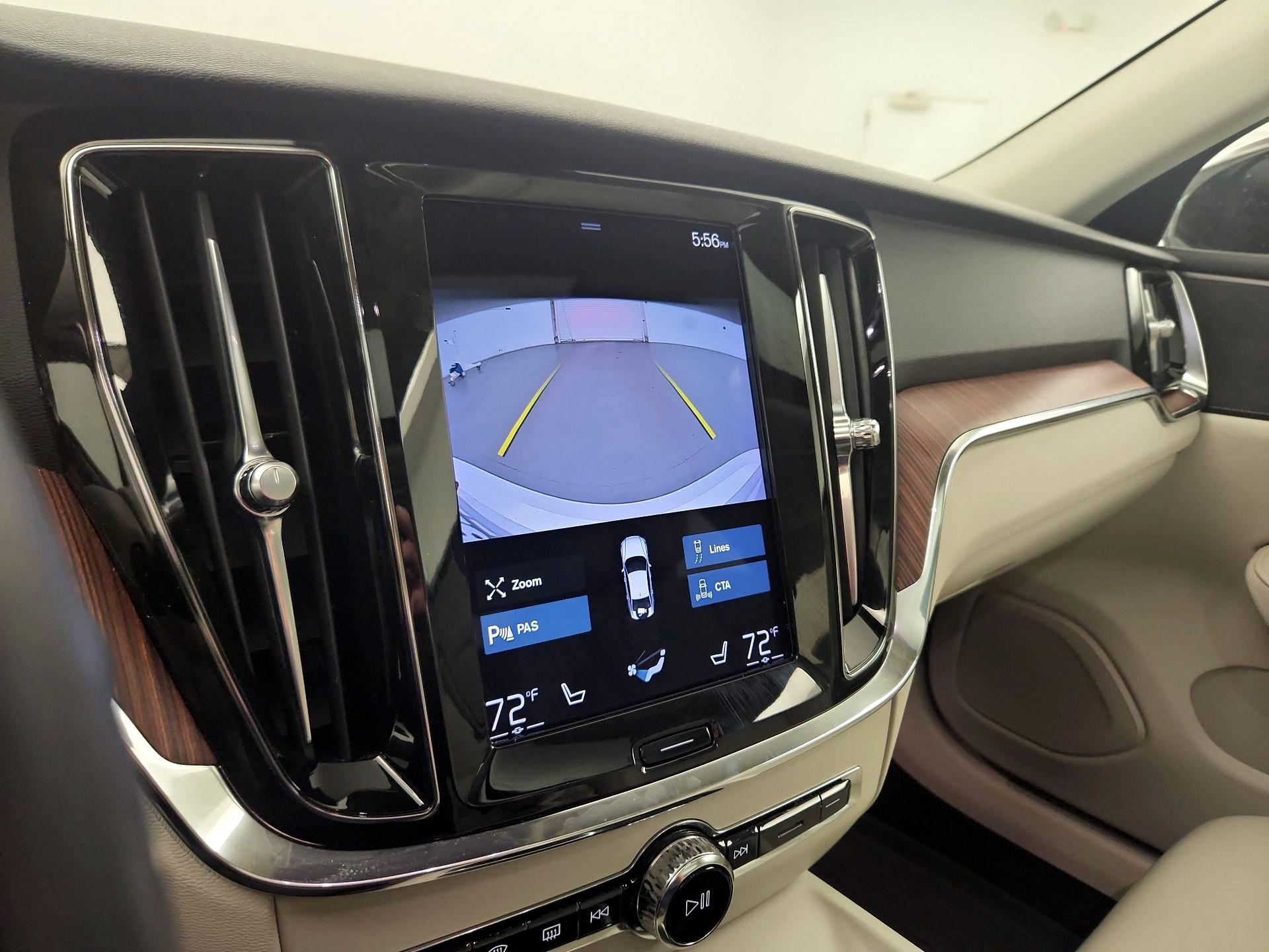 Thumbnail: 2022 Volvo S60 - 12