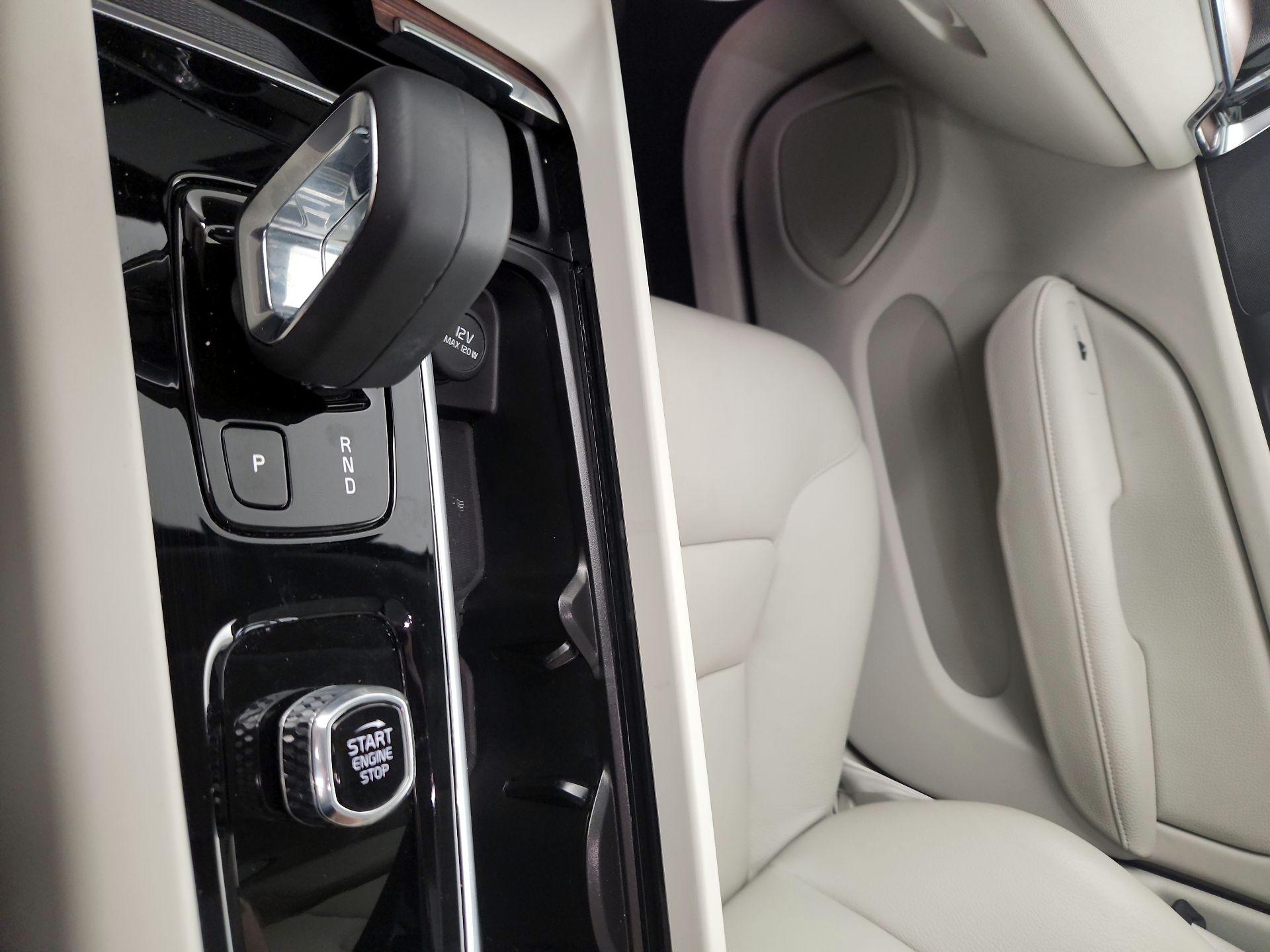 Thumbnail: 2022 Volvo S60 - 15