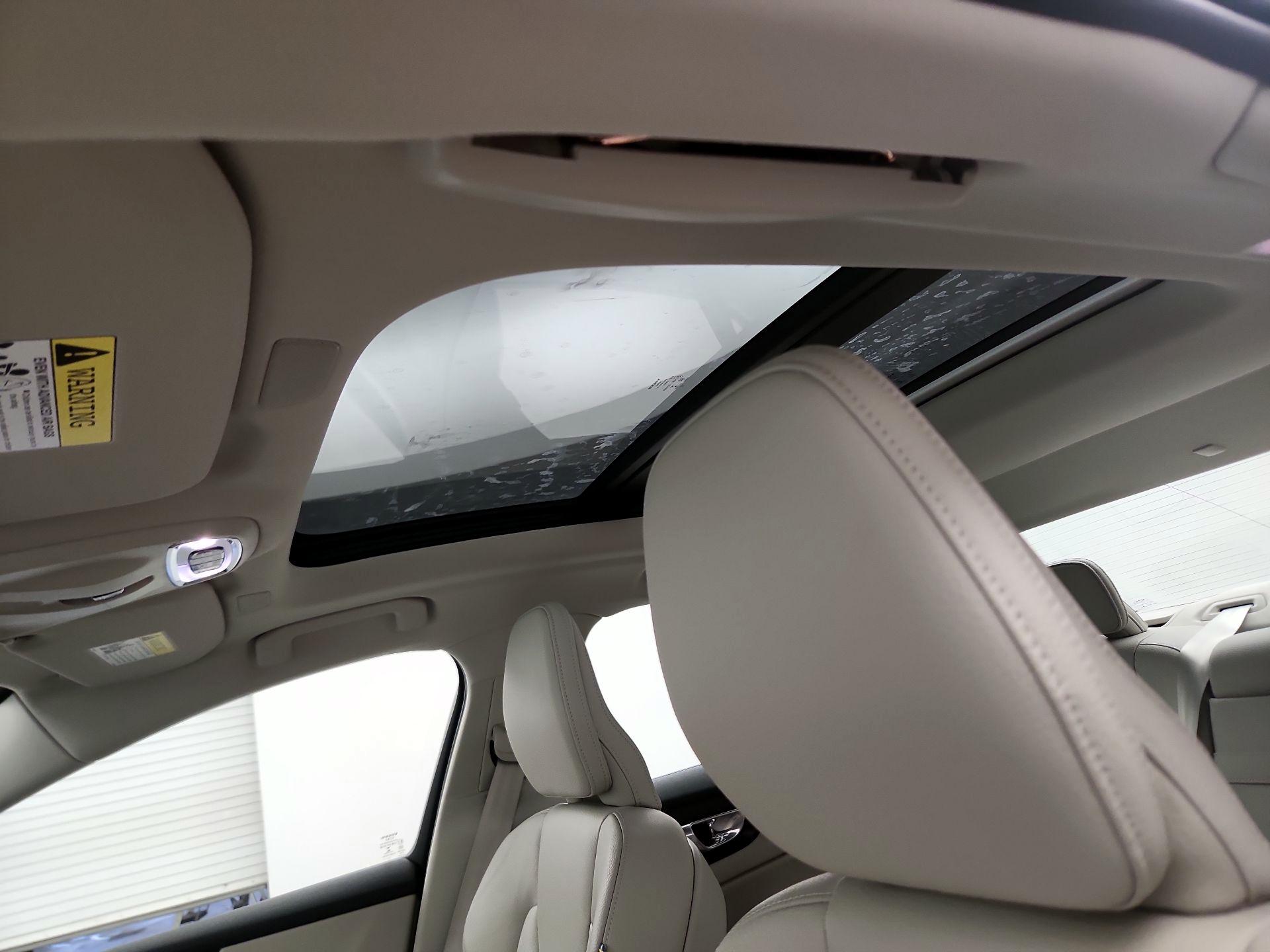 Thumbnail: 2022 Volvo S60 - 17