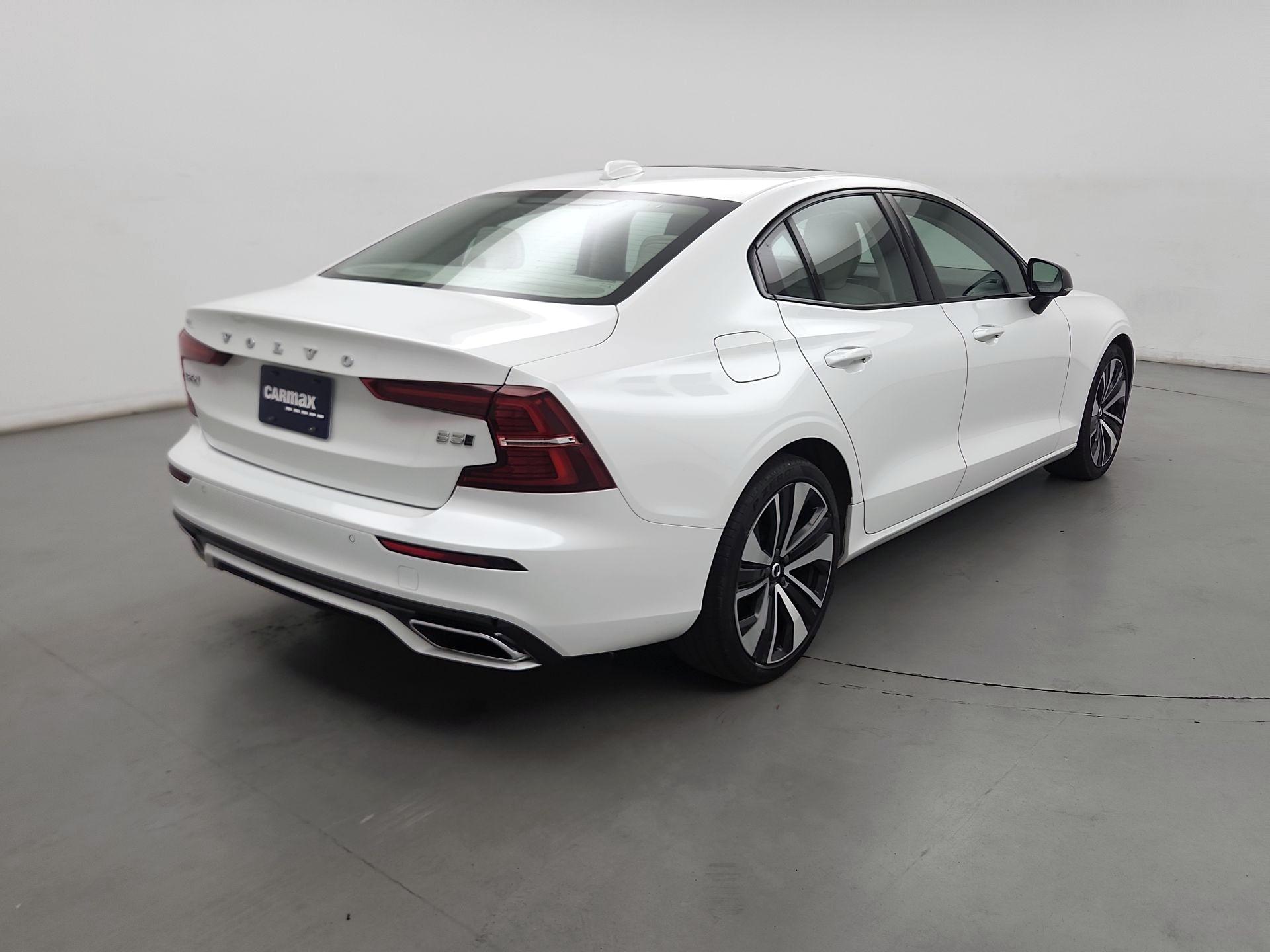 Thumbnail: 2022 Volvo S60 - 5
