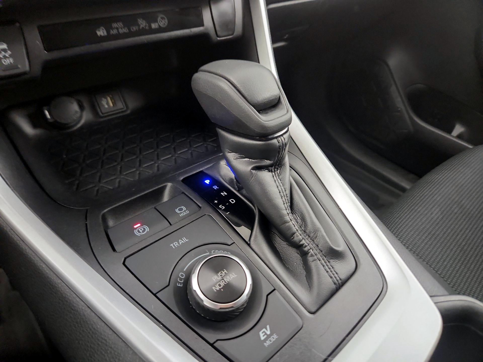 Thumbnail: 2024 Toyota RAV4 - 15