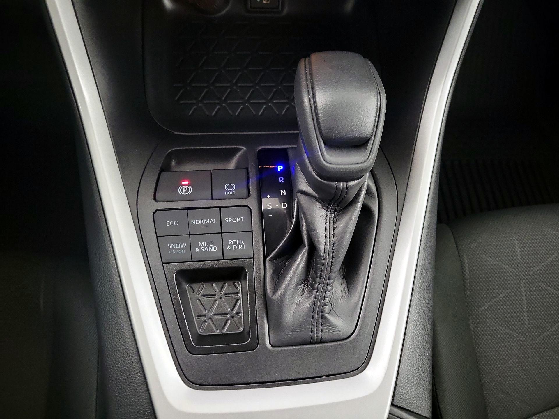 Thumbnail: 2025 Toyota RAV4 - 15