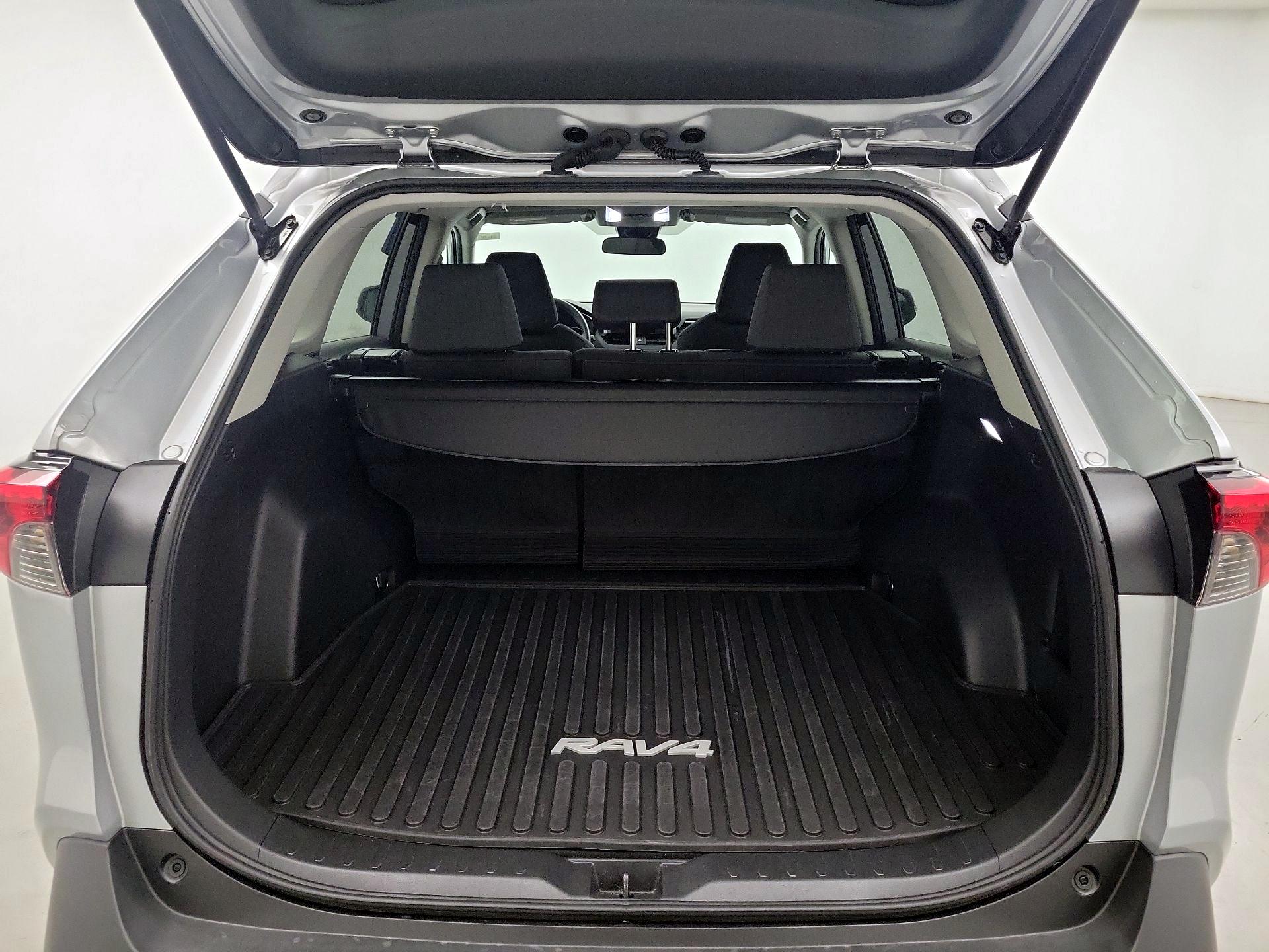 Thumbnail: 2025 Toyota RAV4 - 18