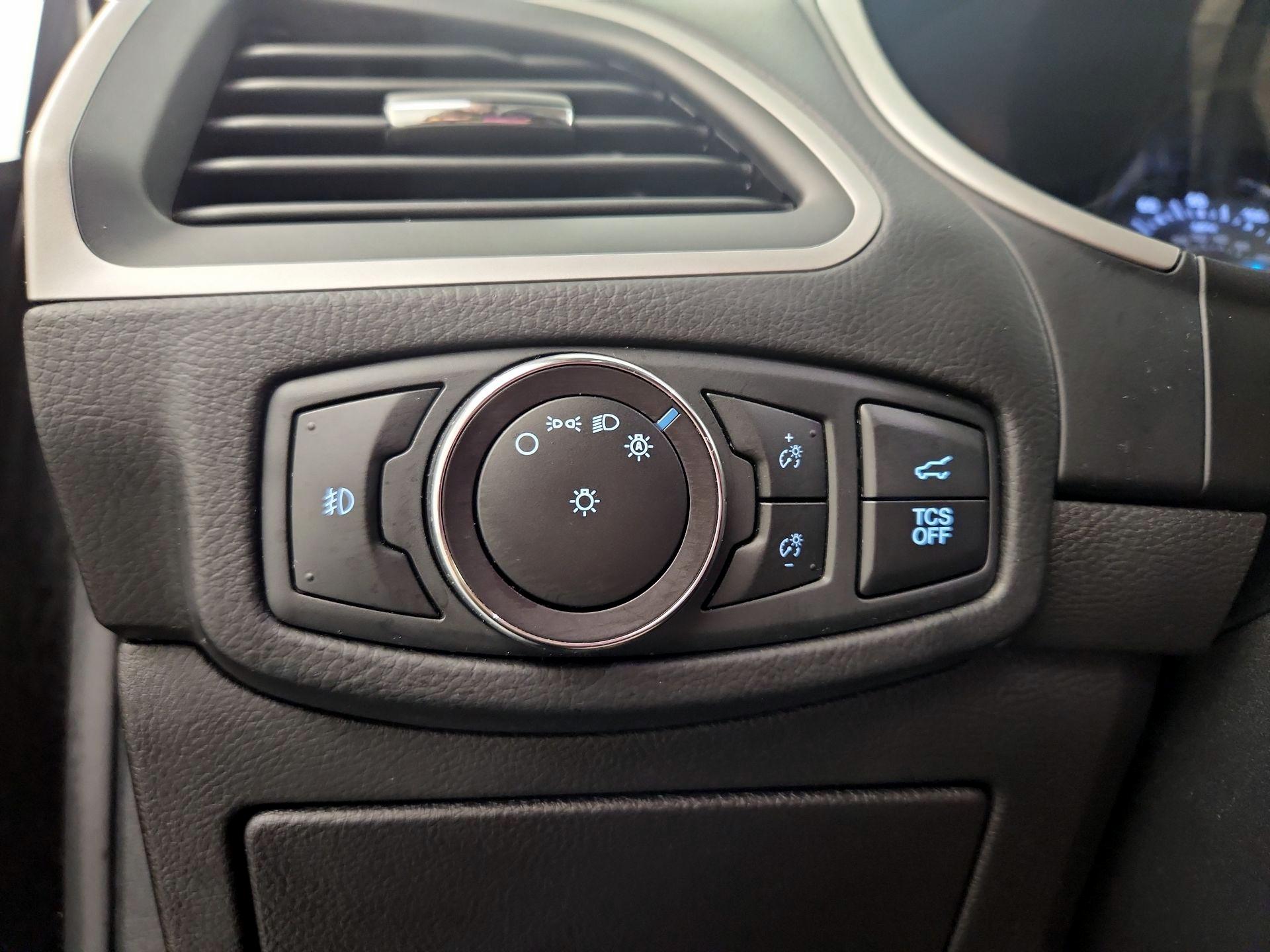 Thumbnail: 2020 Ford Edge - 11