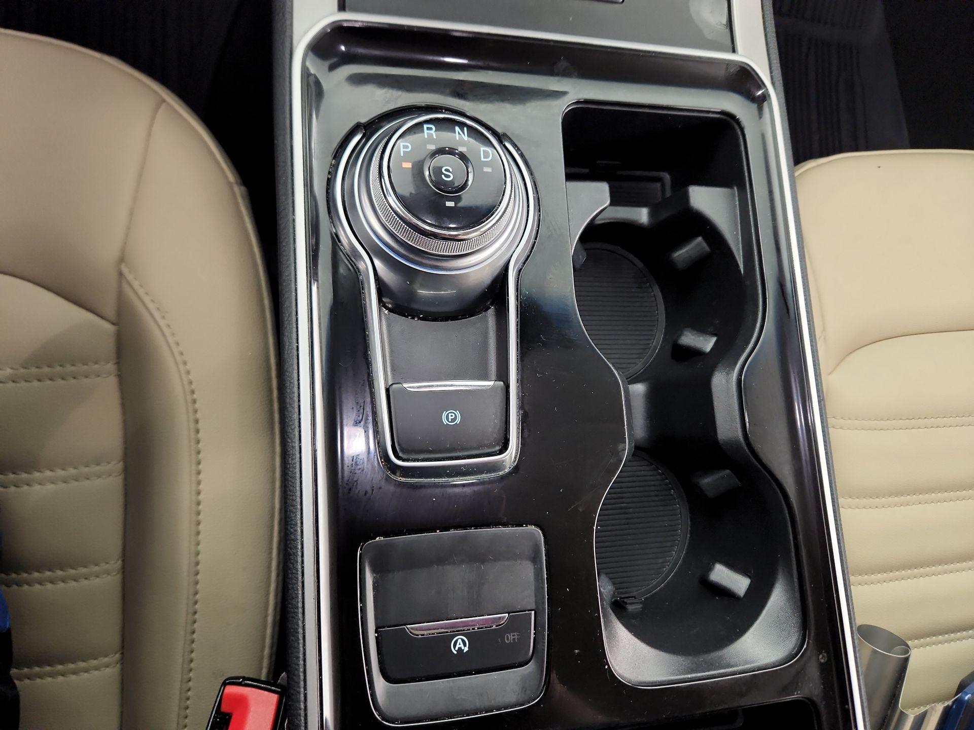 Thumbnail: 2020 Ford Edge - 15