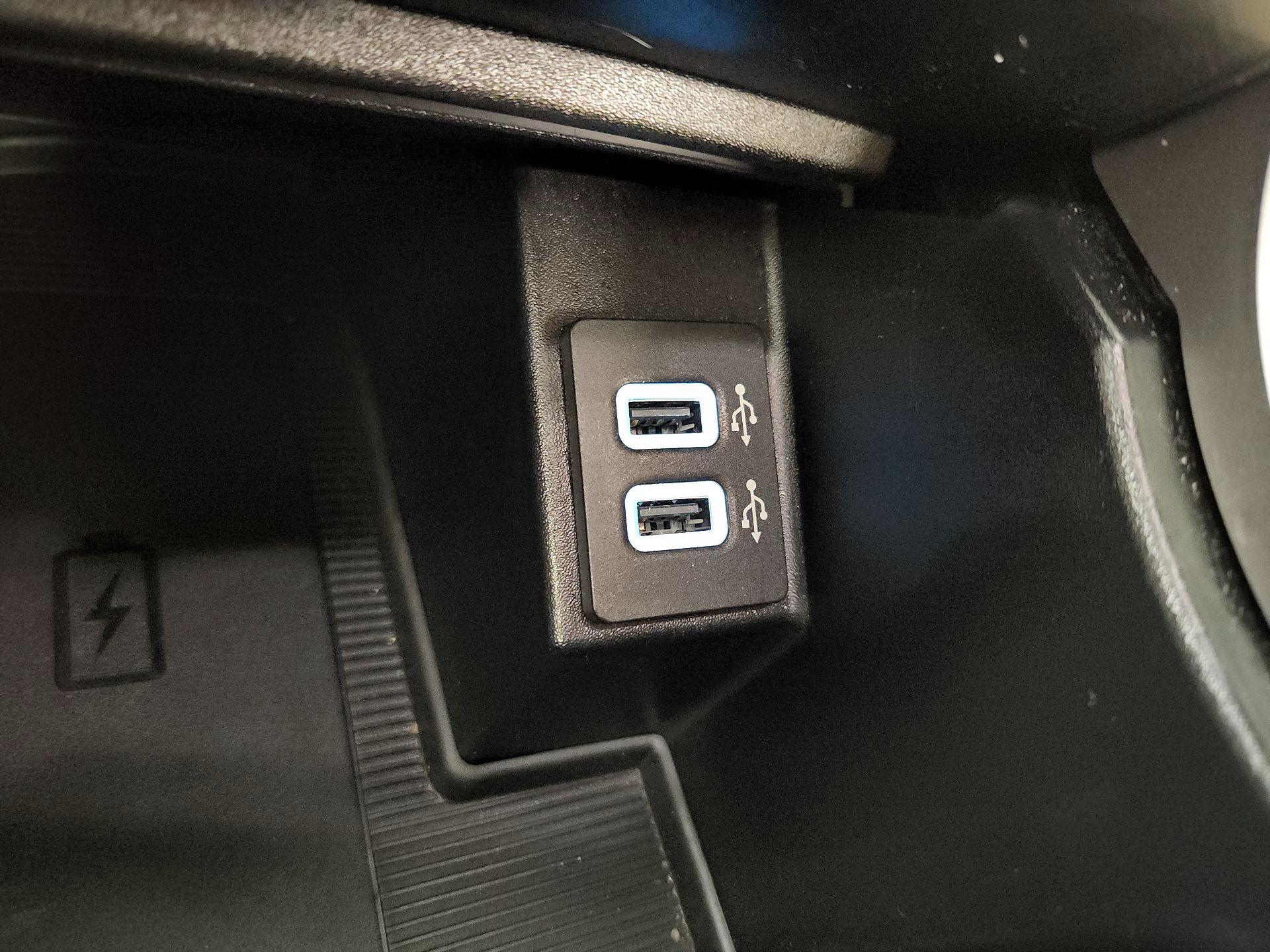 Thumbnail: 2020 Ford Edge - 16