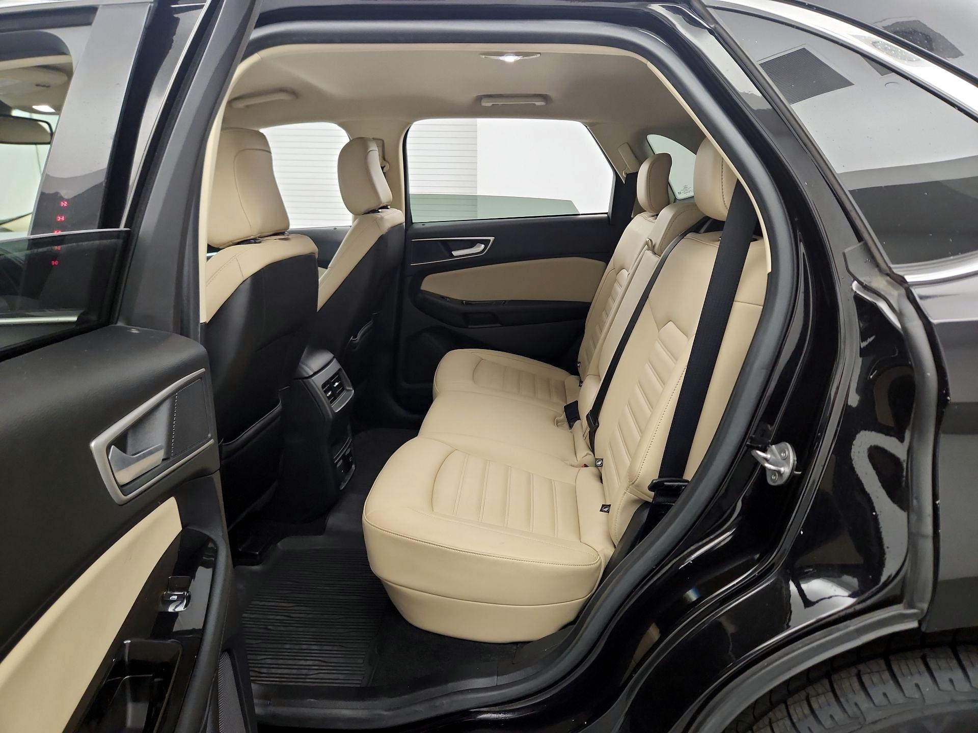 Thumbnail: 2020 Ford Edge - 17