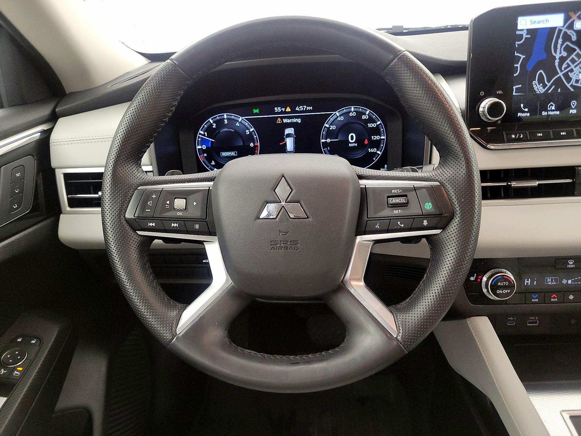 Thumbnail: 2024 Mitsubishi Outlander - 10