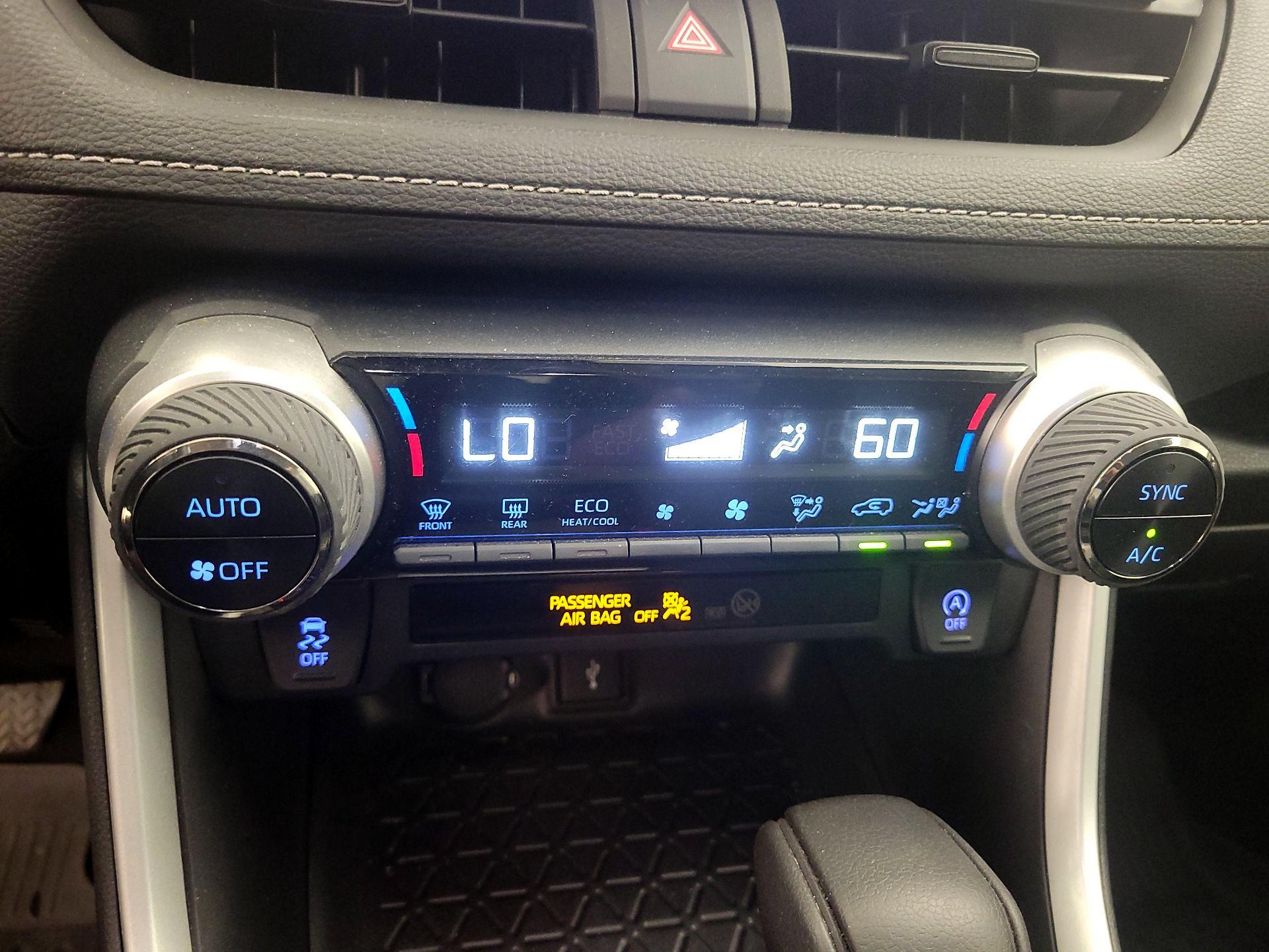 Thumbnail: 2022 Toyota RAV4 - 16