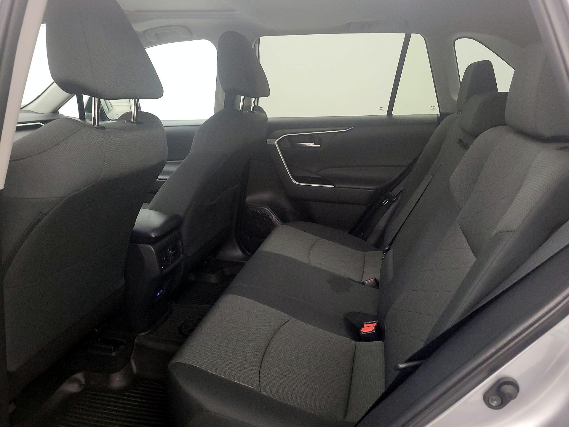 Thumbnail: 2022 Toyota RAV4 - 20