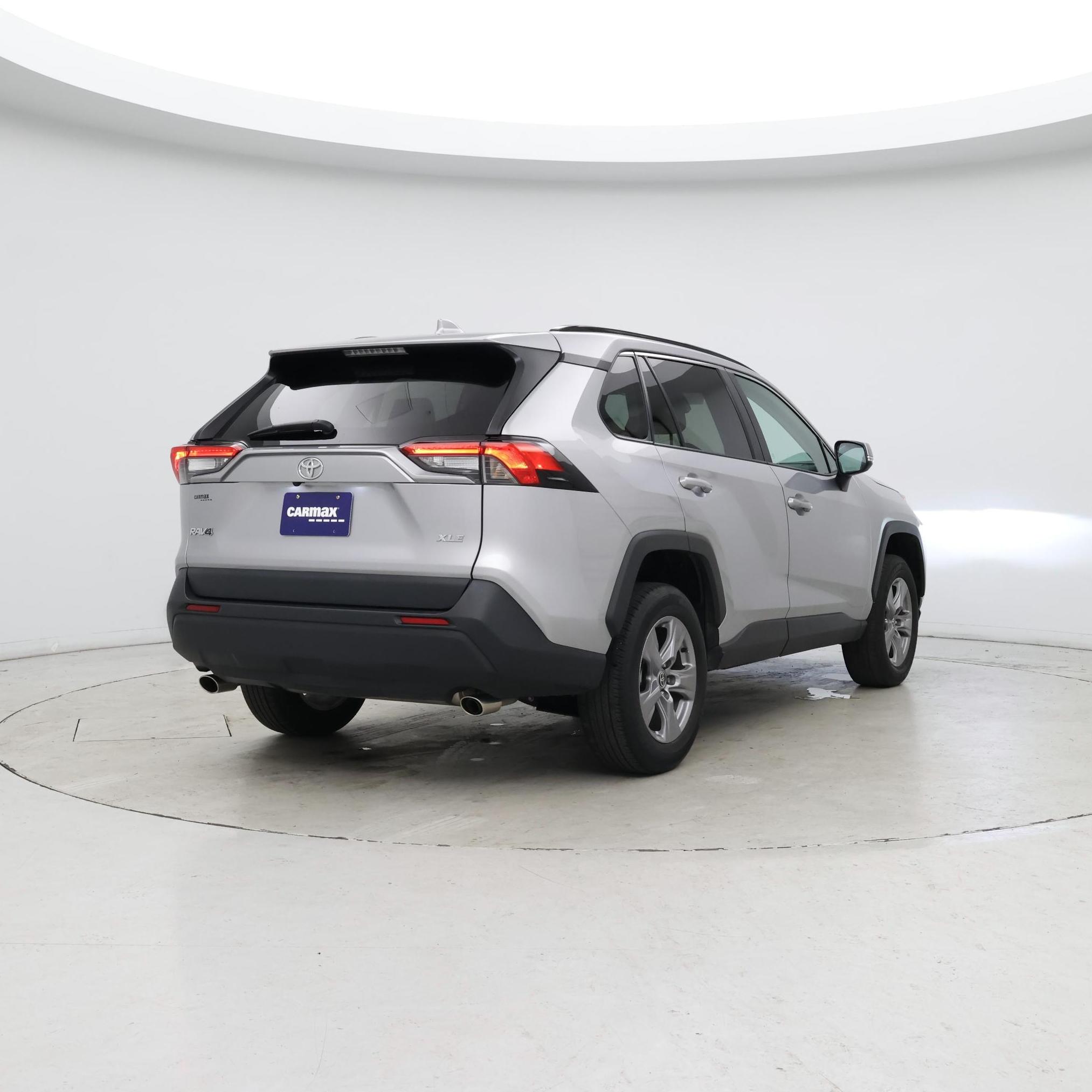 Thumbnail: 2022 Toyota RAV4 - 8