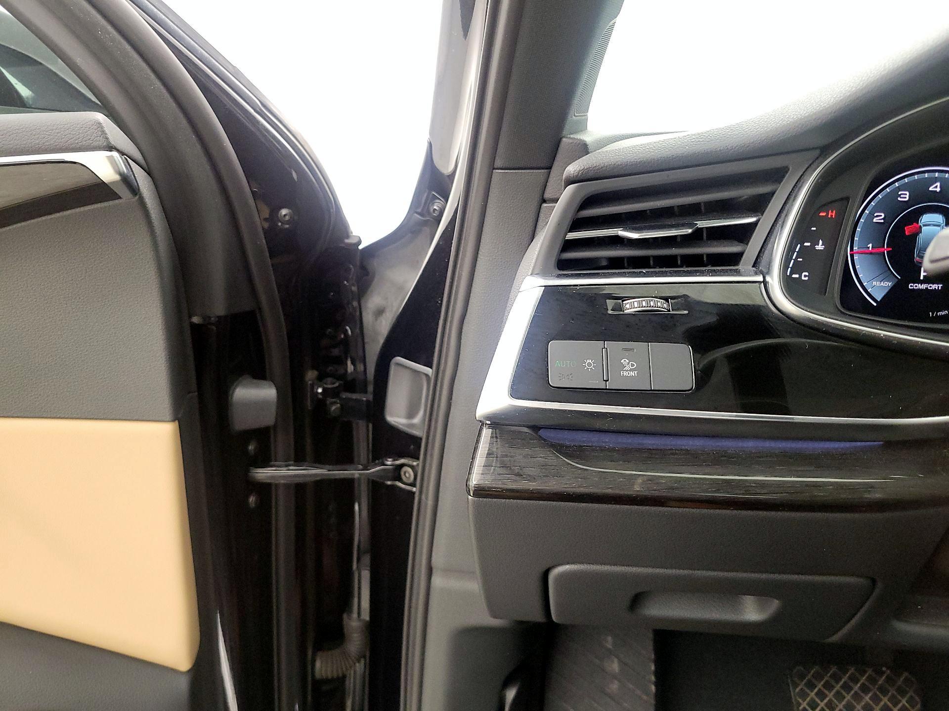 Thumbnail: 2021 Audi Q7 - 13