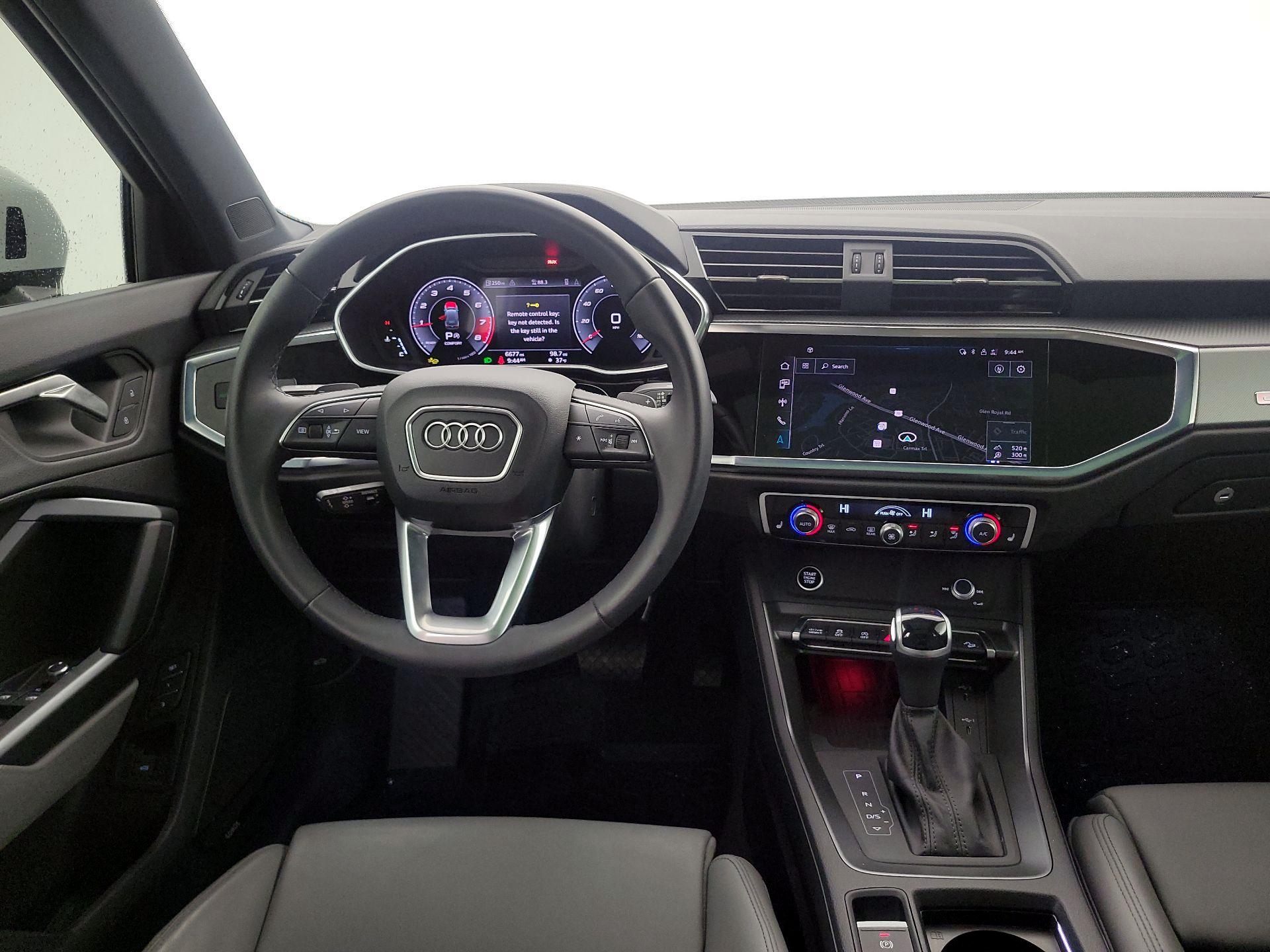 Thumbnail: 2024 Audi Q3 - 10