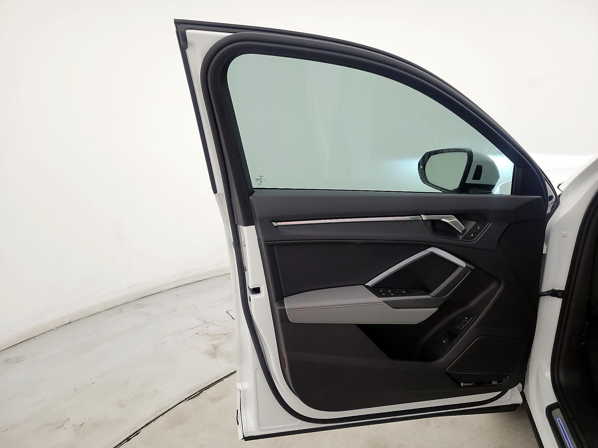 Thumbnail: 2024 Audi Q3 - 12