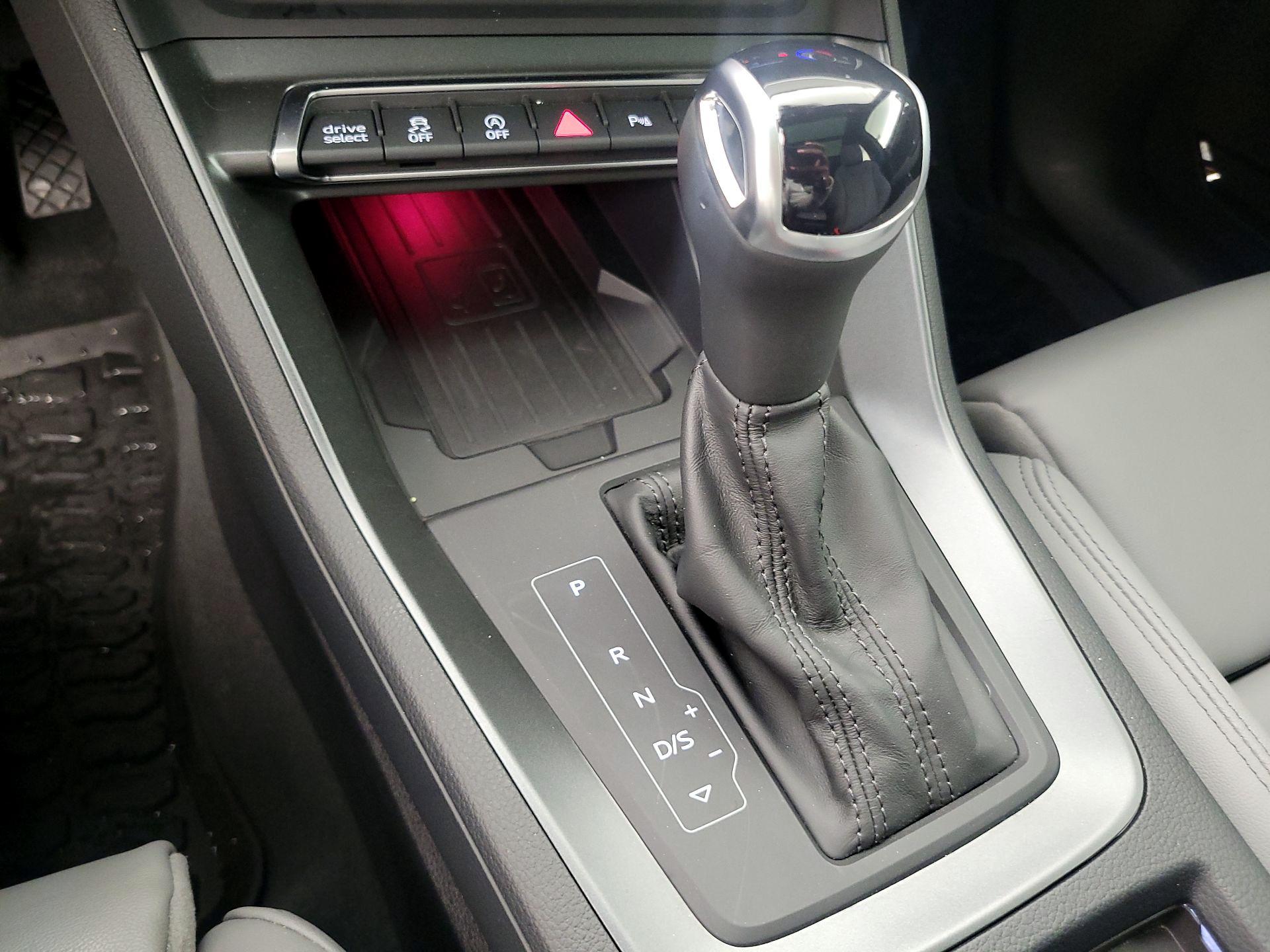 Thumbnail: 2024 Audi Q3 - 18