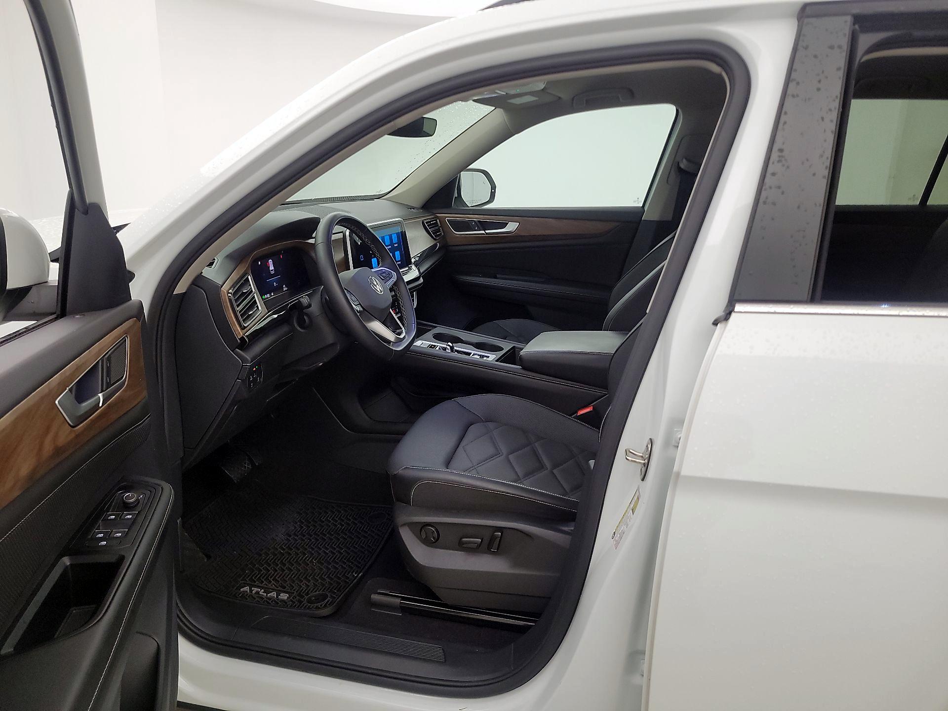 Thumbnail: 2024 Volkswagen Atlas - 11