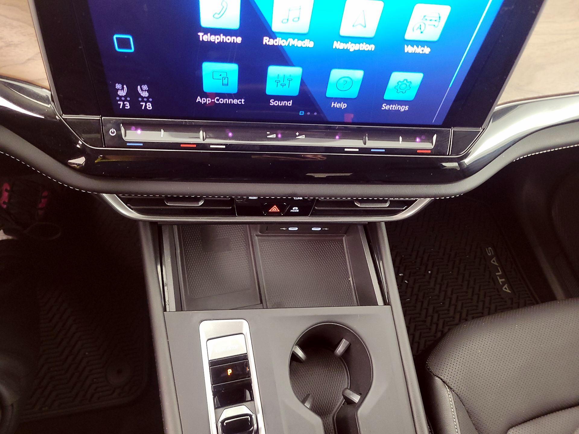 Thumbnail: 2024 Volkswagen Atlas - 16